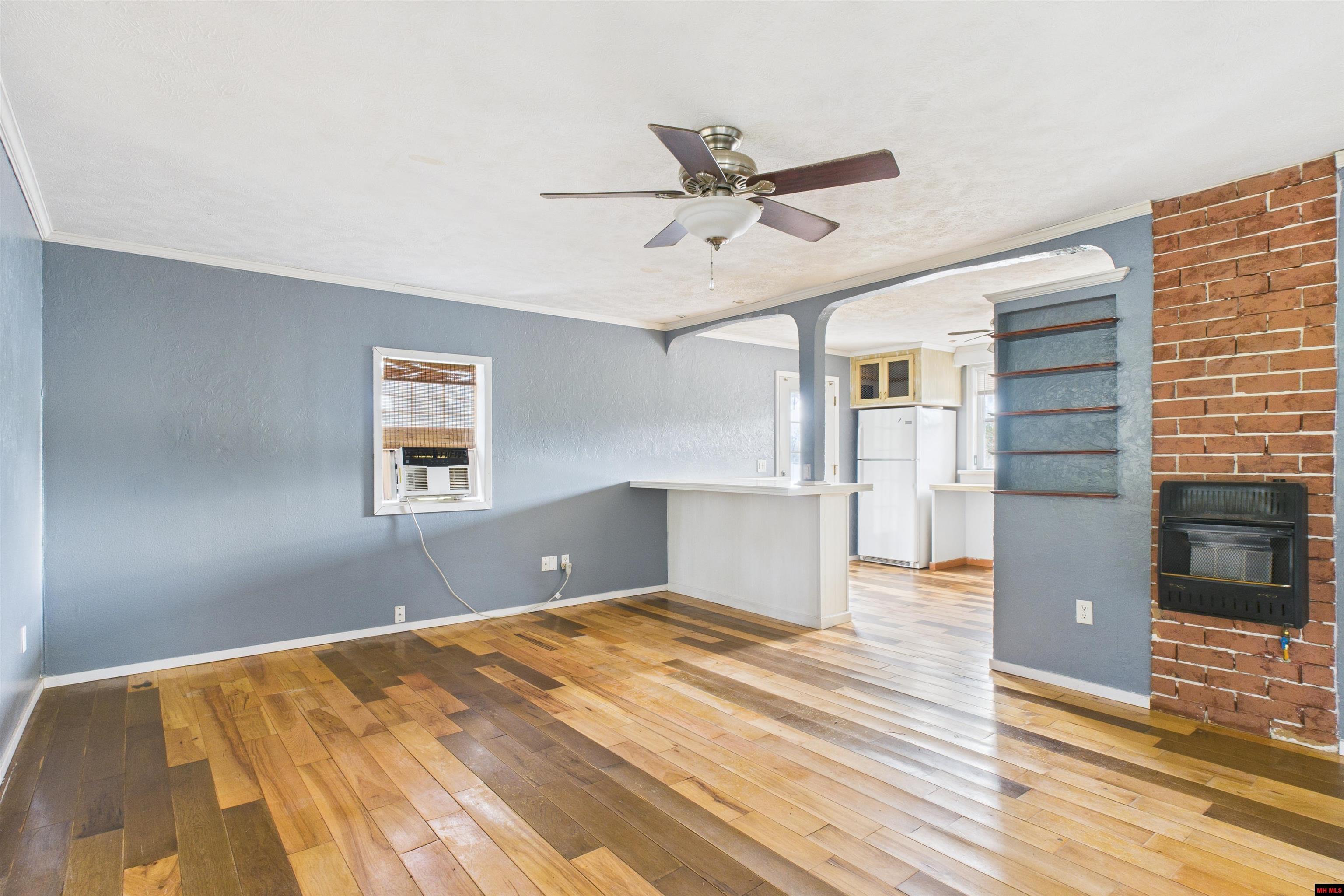 122 JAY STREET Melbourne, AR