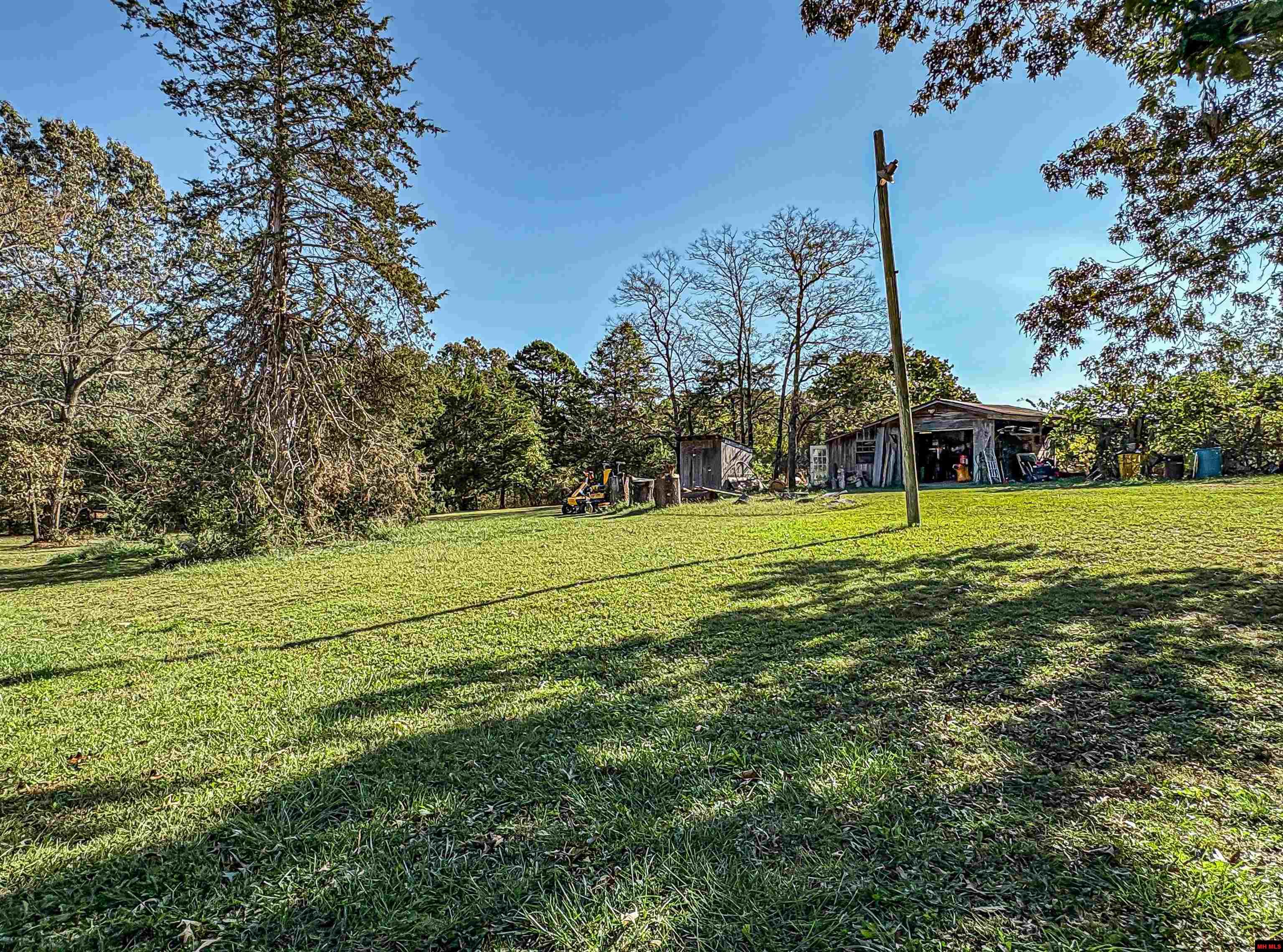 2114 E HWY 206 Yellville, AR 72687