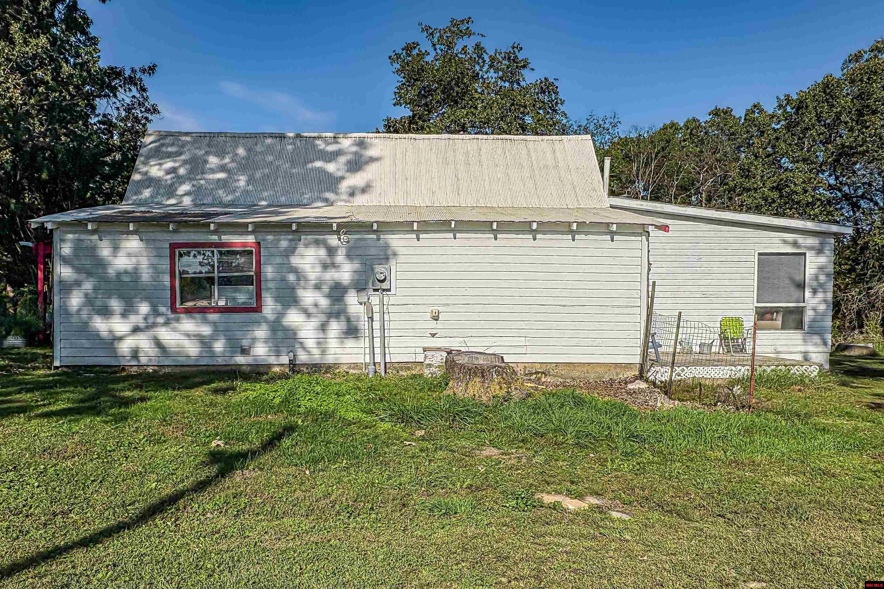 2114 E HWY 206 Yellville, AR 72687