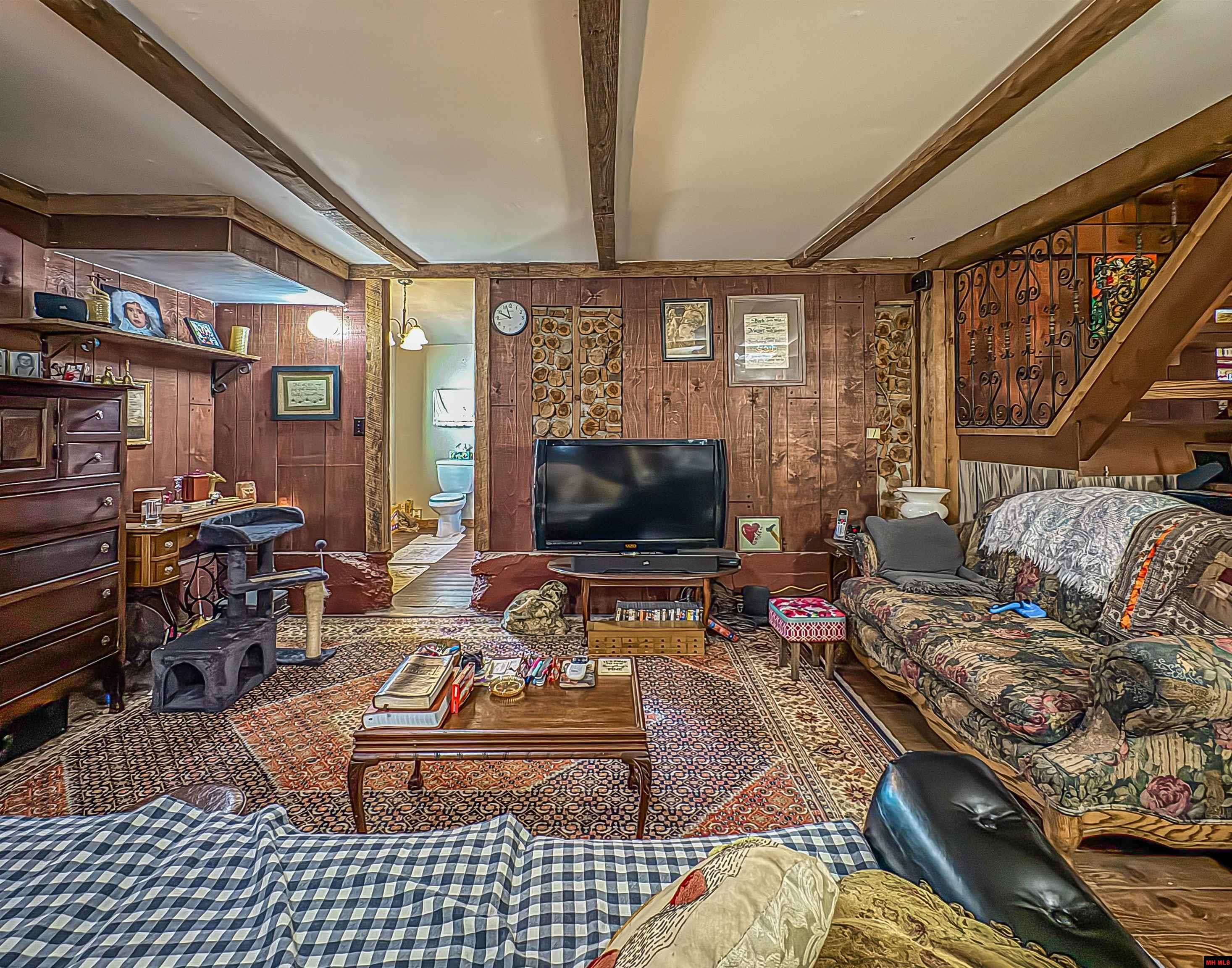 2114 E HWY 206 Yellville, AR 72687