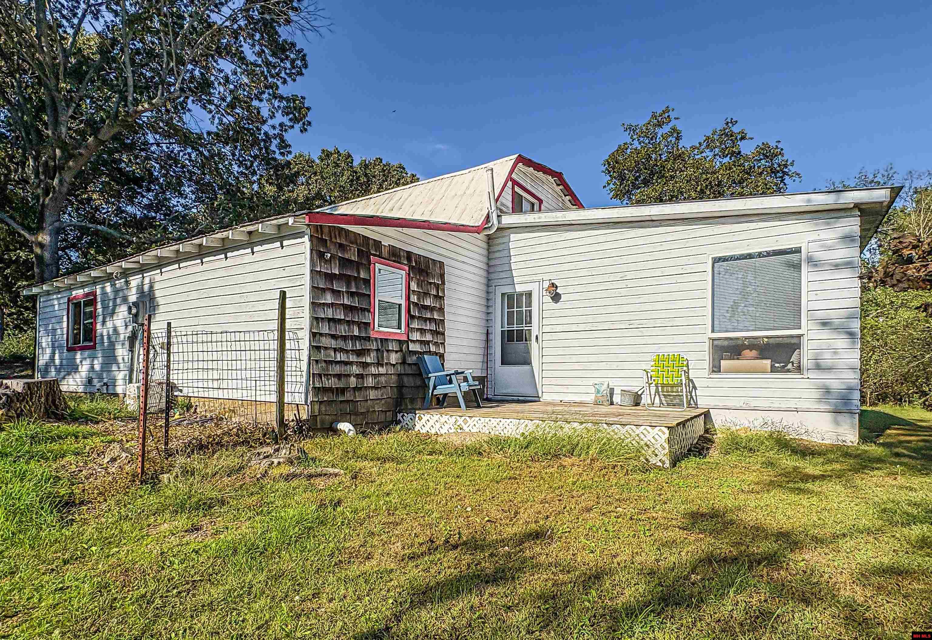 2114 E HWY 206 Yellville, AR 72687