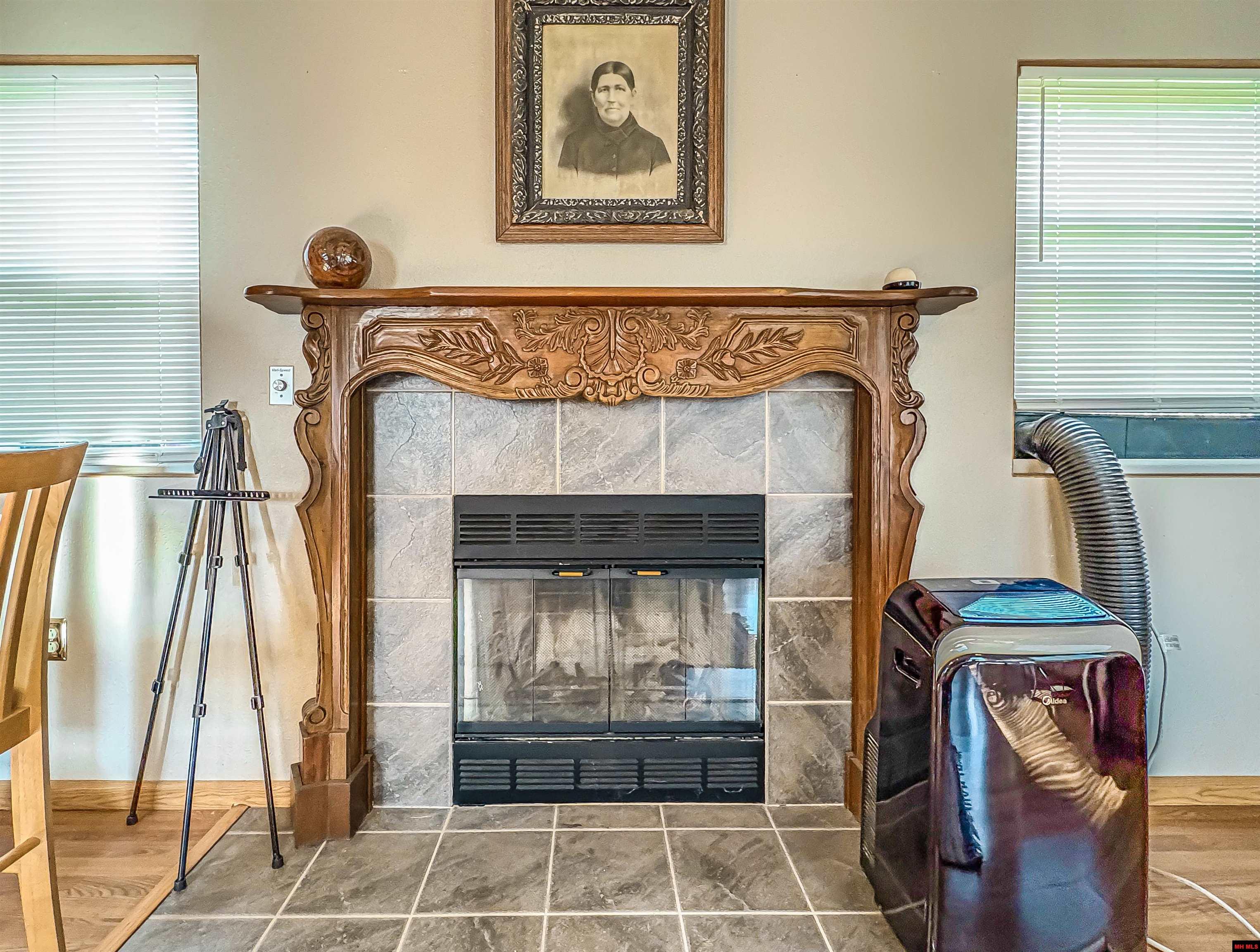 2114 E HWY 206 Yellville, AR 72687