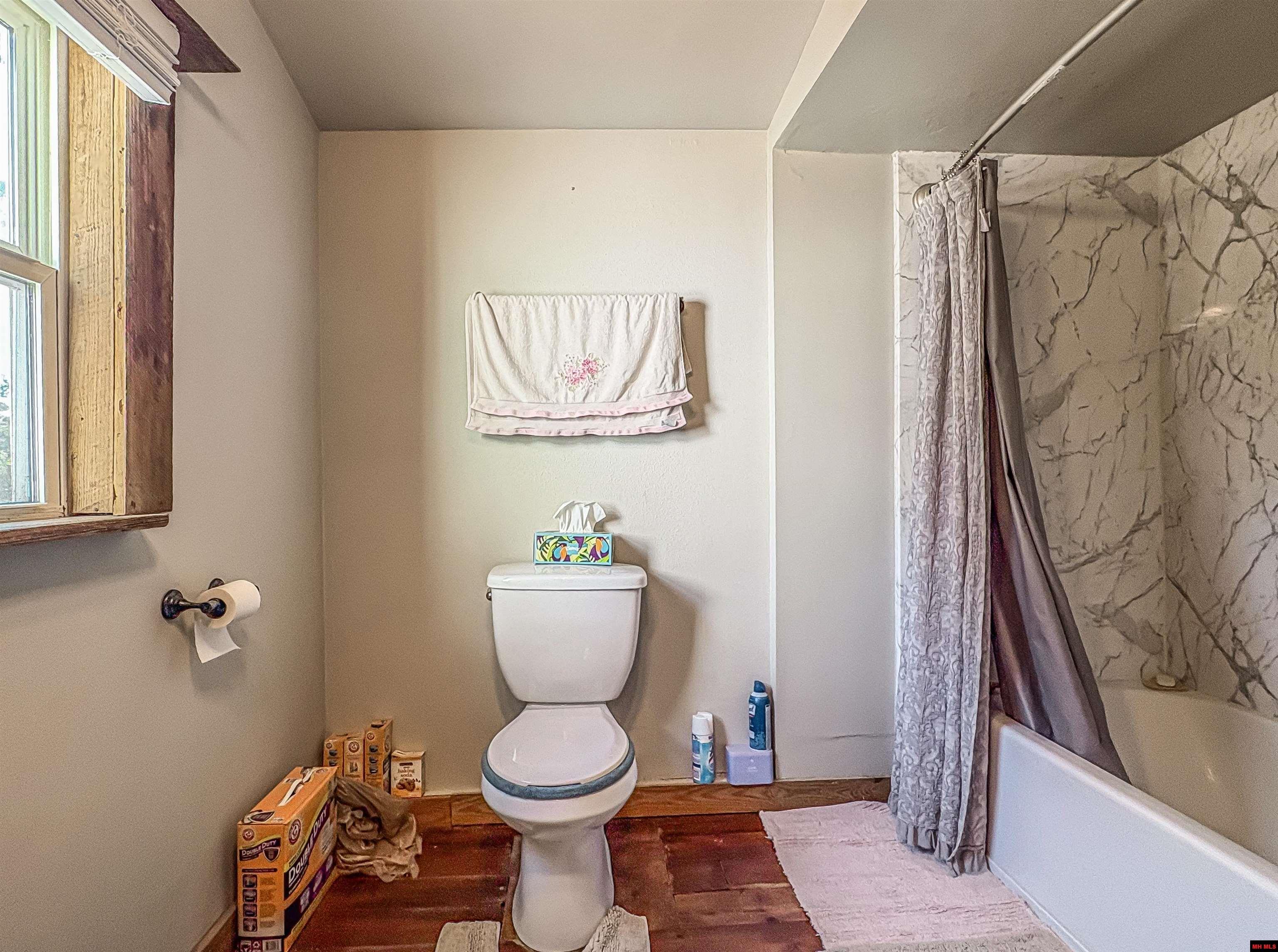 2114 E HWY 206 Yellville, AR 72687