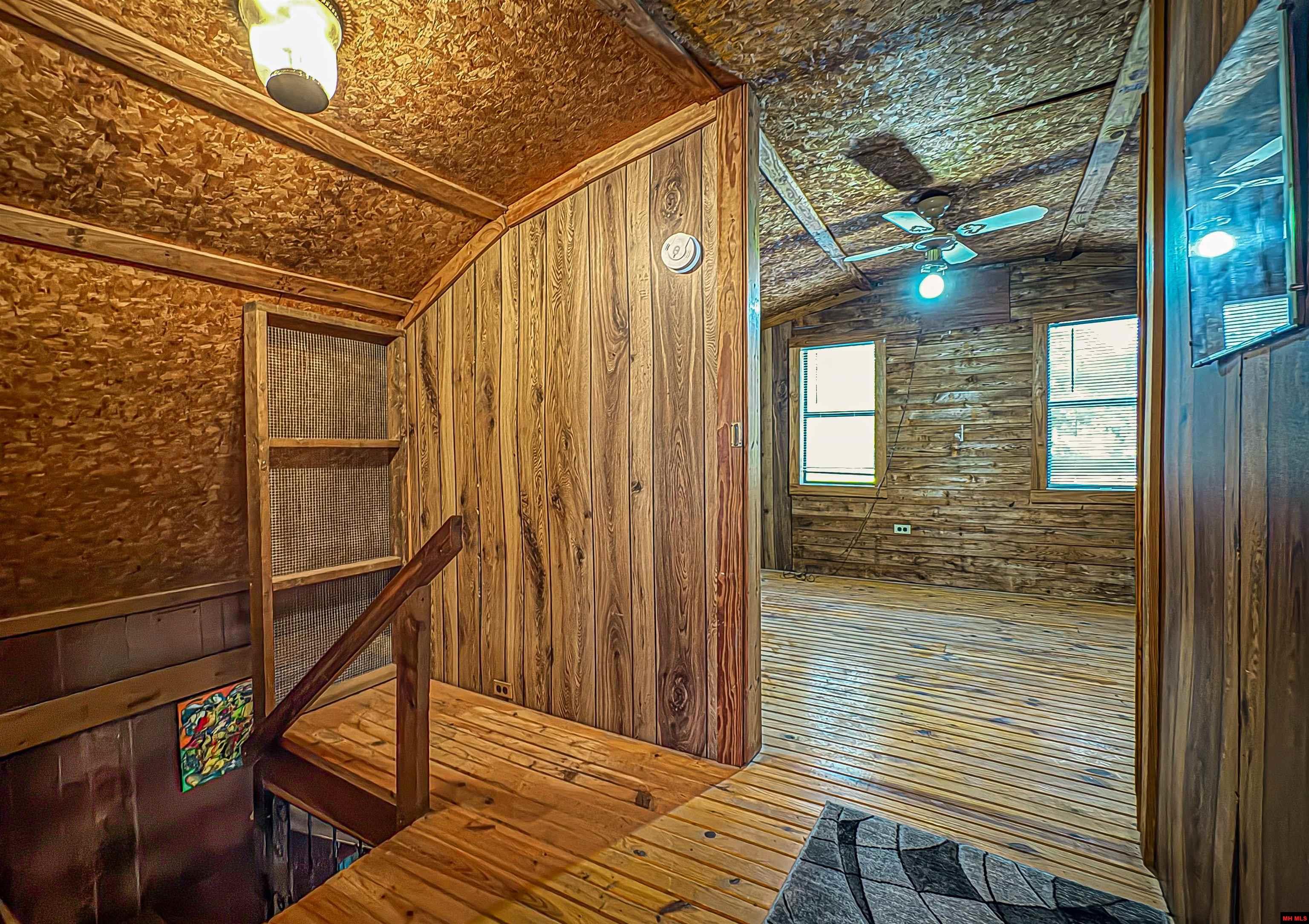 2114 E HWY 206 Yellville, AR 72687