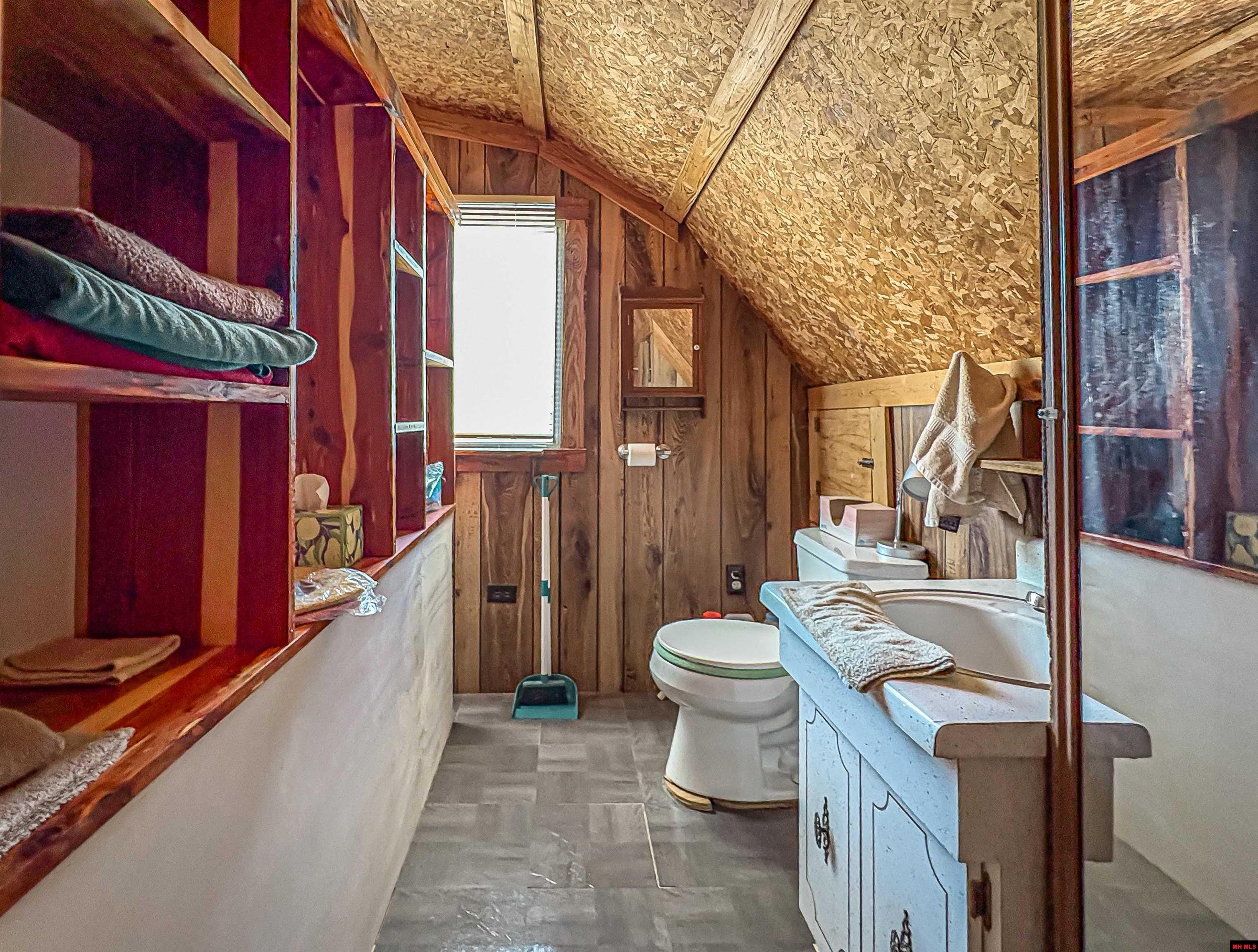 2114 E HWY 206 Yellville, AR 72687