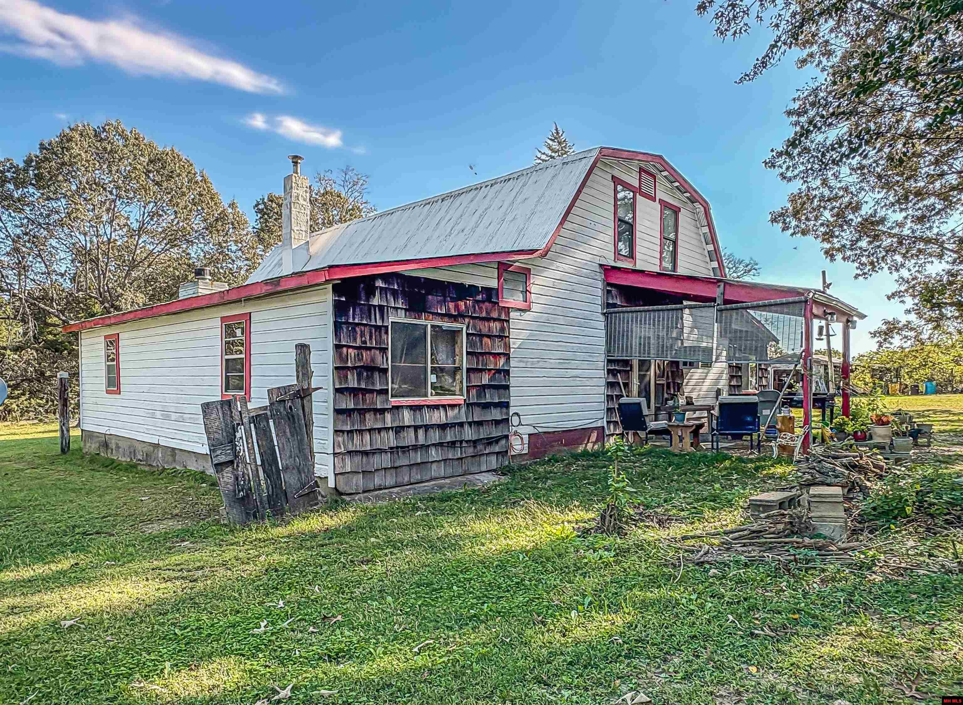 2114 E HWY 206 Yellville, AR 72687