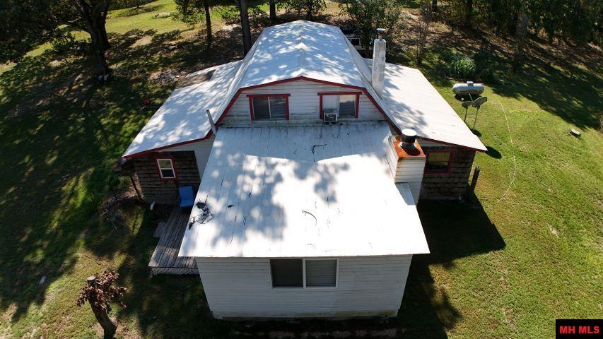 2114 E HWY 206 Yellville, AR 72687