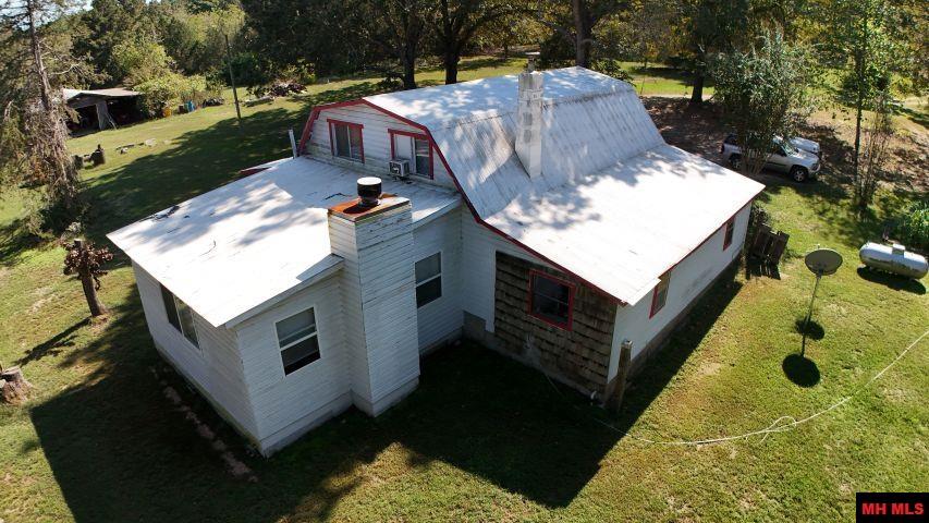 2114 E HWY 206 Yellville, AR 72687