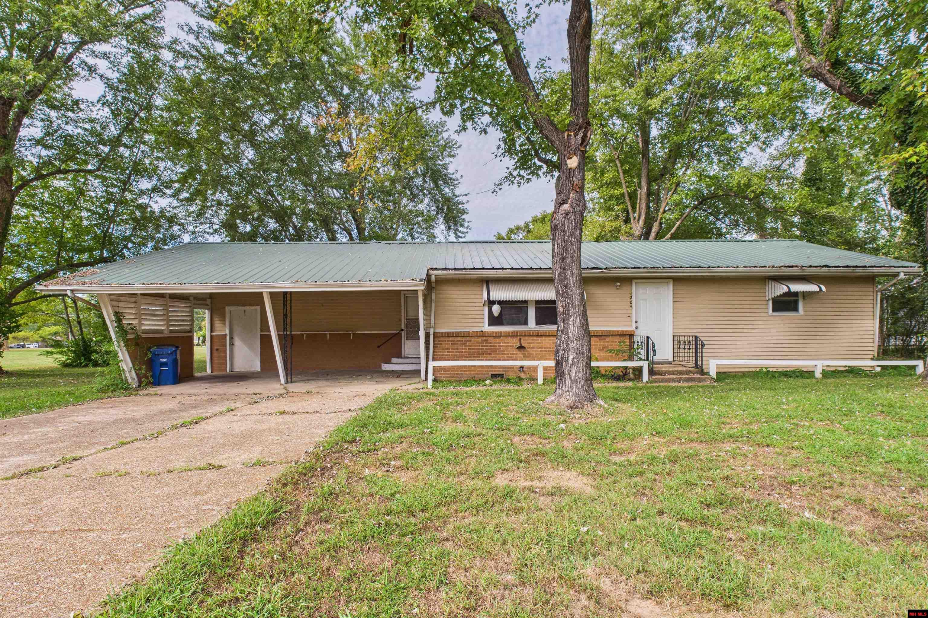 1206 MAPLE STREET Mountain Home, AR 72653