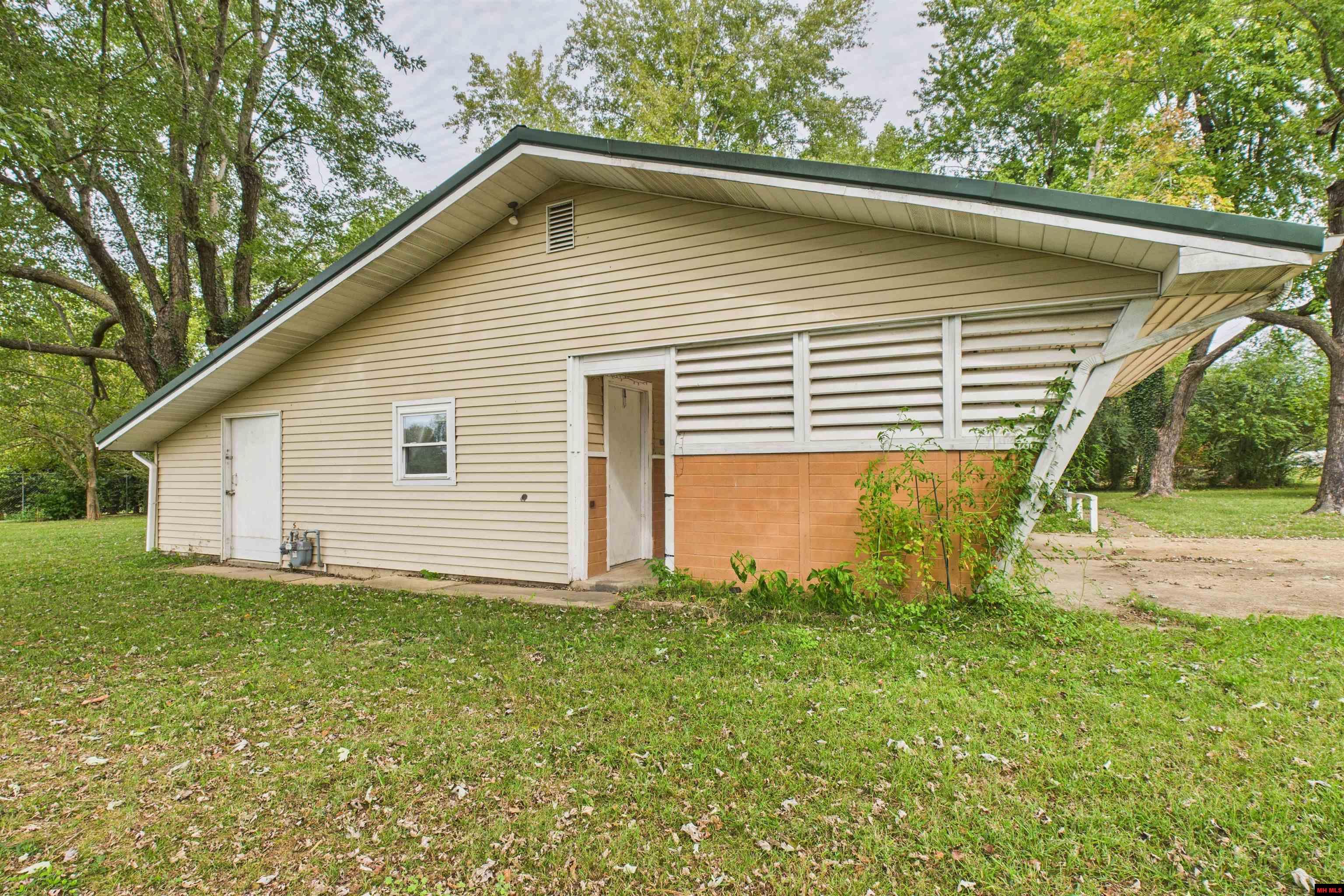 1206 MAPLE STREET Mountain Home, AR 72653