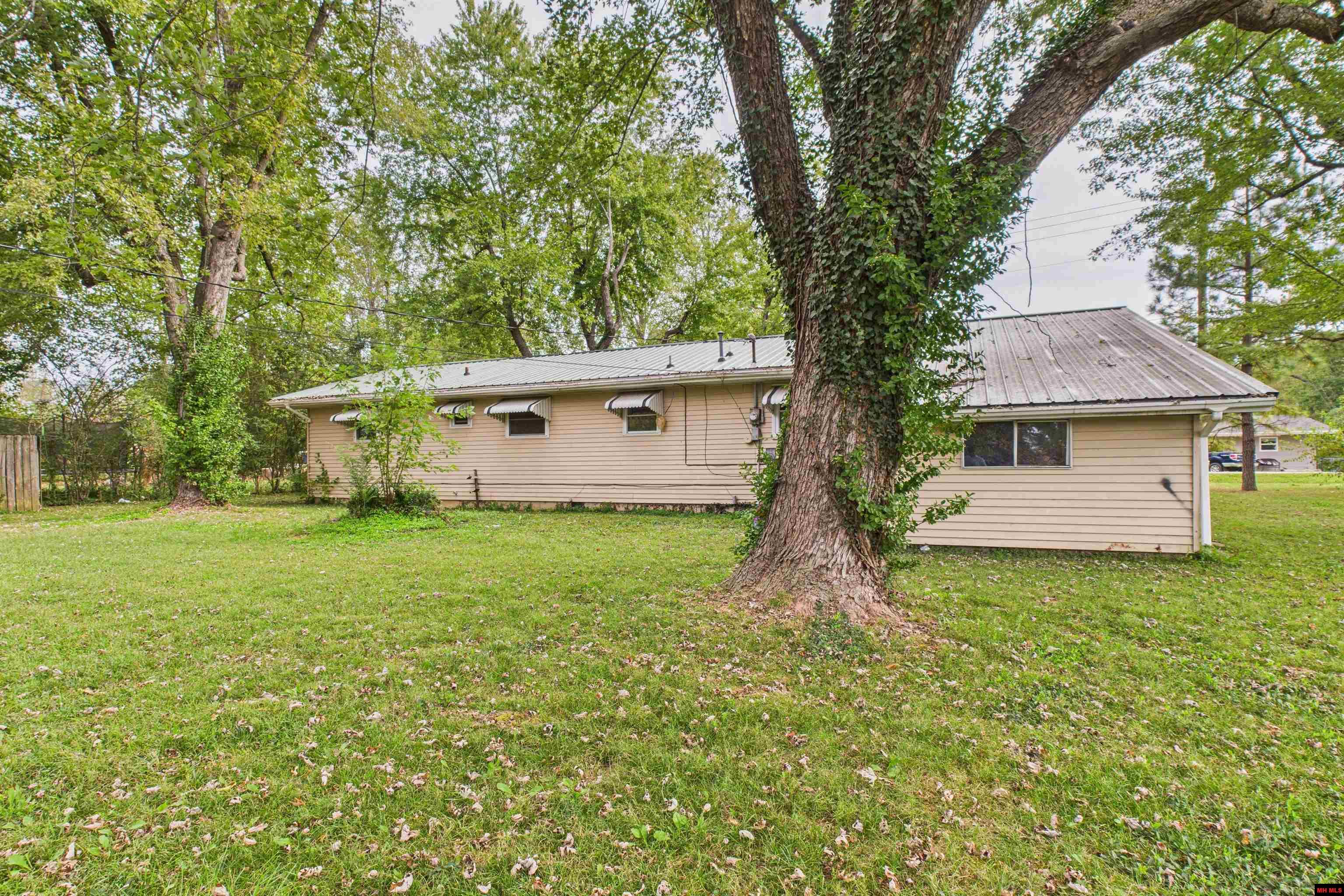 1206 MAPLE STREET Mountain Home, AR 72653