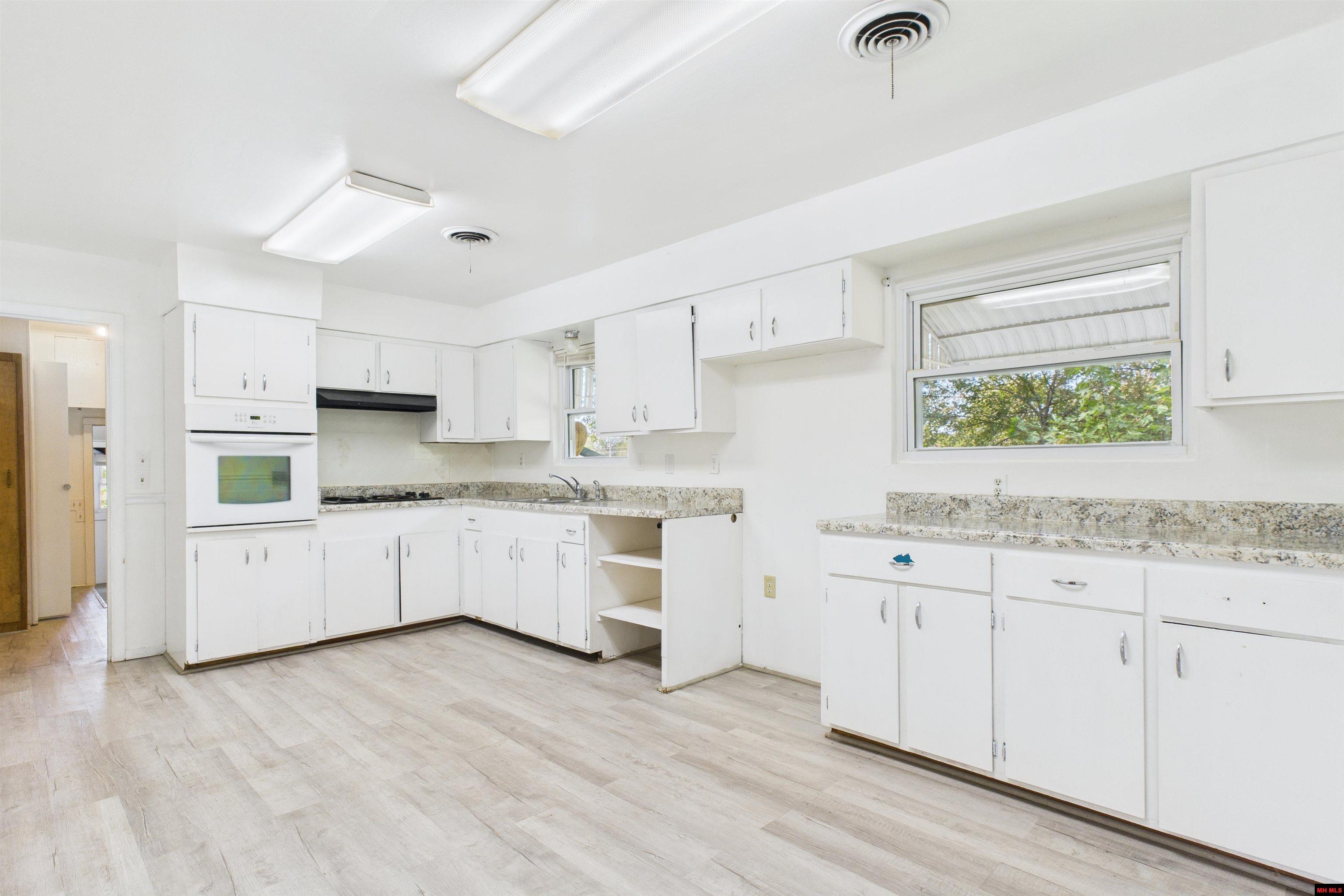 1206 MAPLE STREET Mountain Home, AR 72653