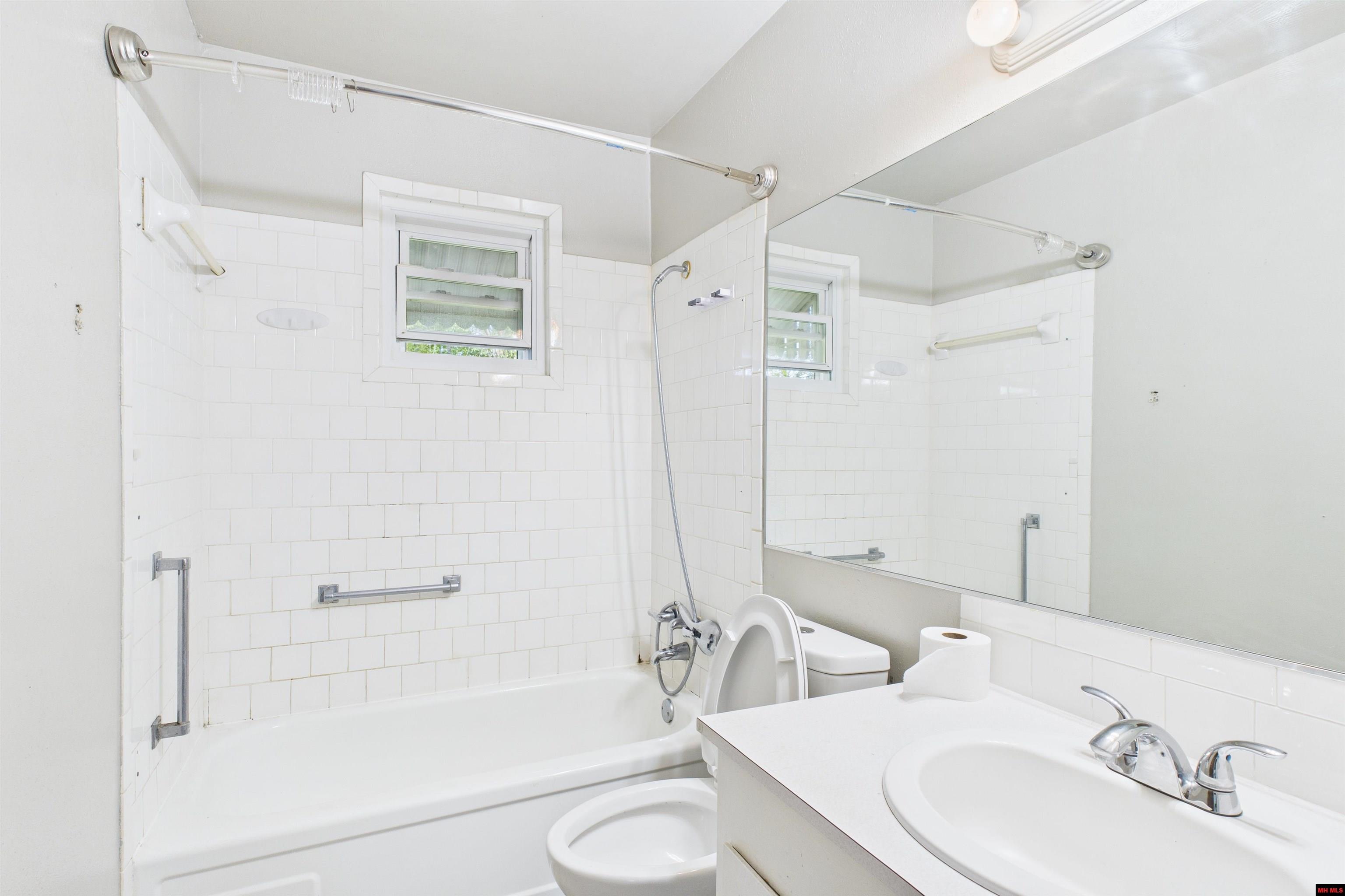 1206 MAPLE STREET Mountain Home, AR 72653