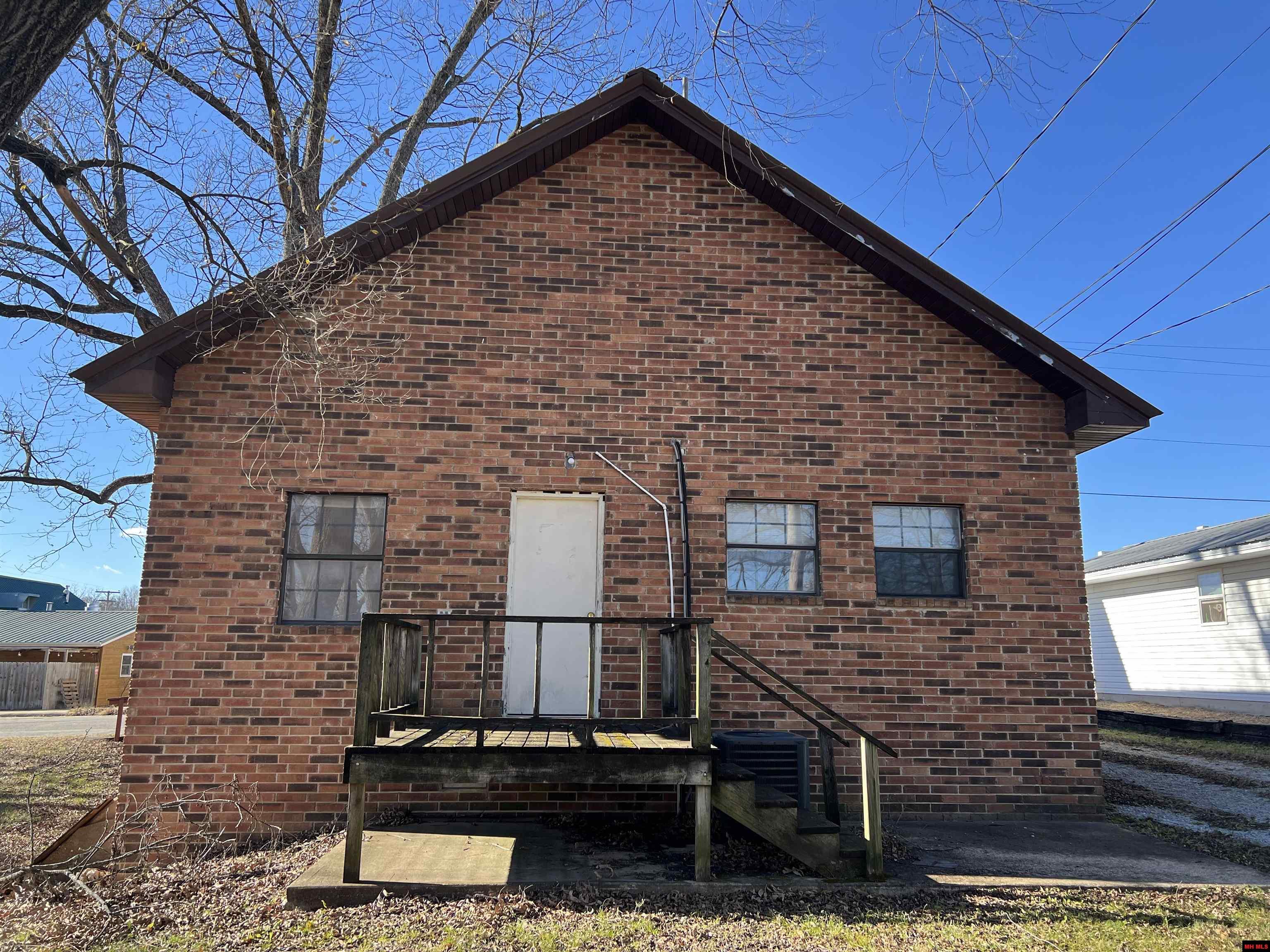 105 & 107 S 2ND STREET Flippin, AR