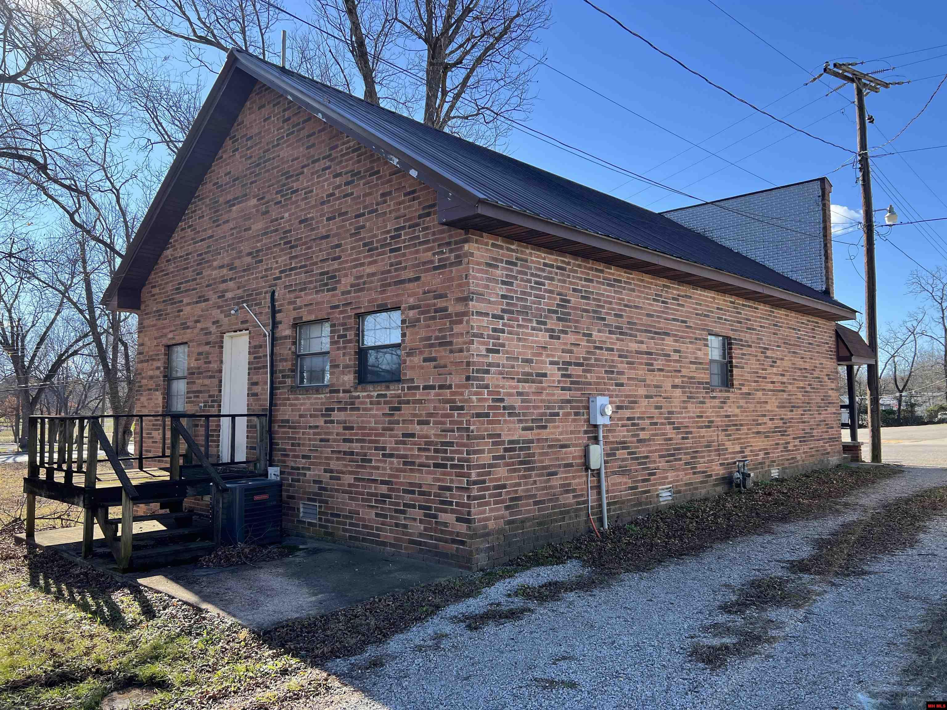 105 & 107 S 2ND STREET Flippin, AR