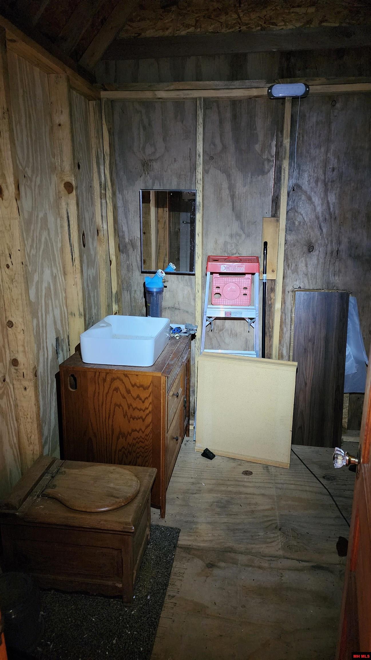 6901 MC 8061 Flippin, AR