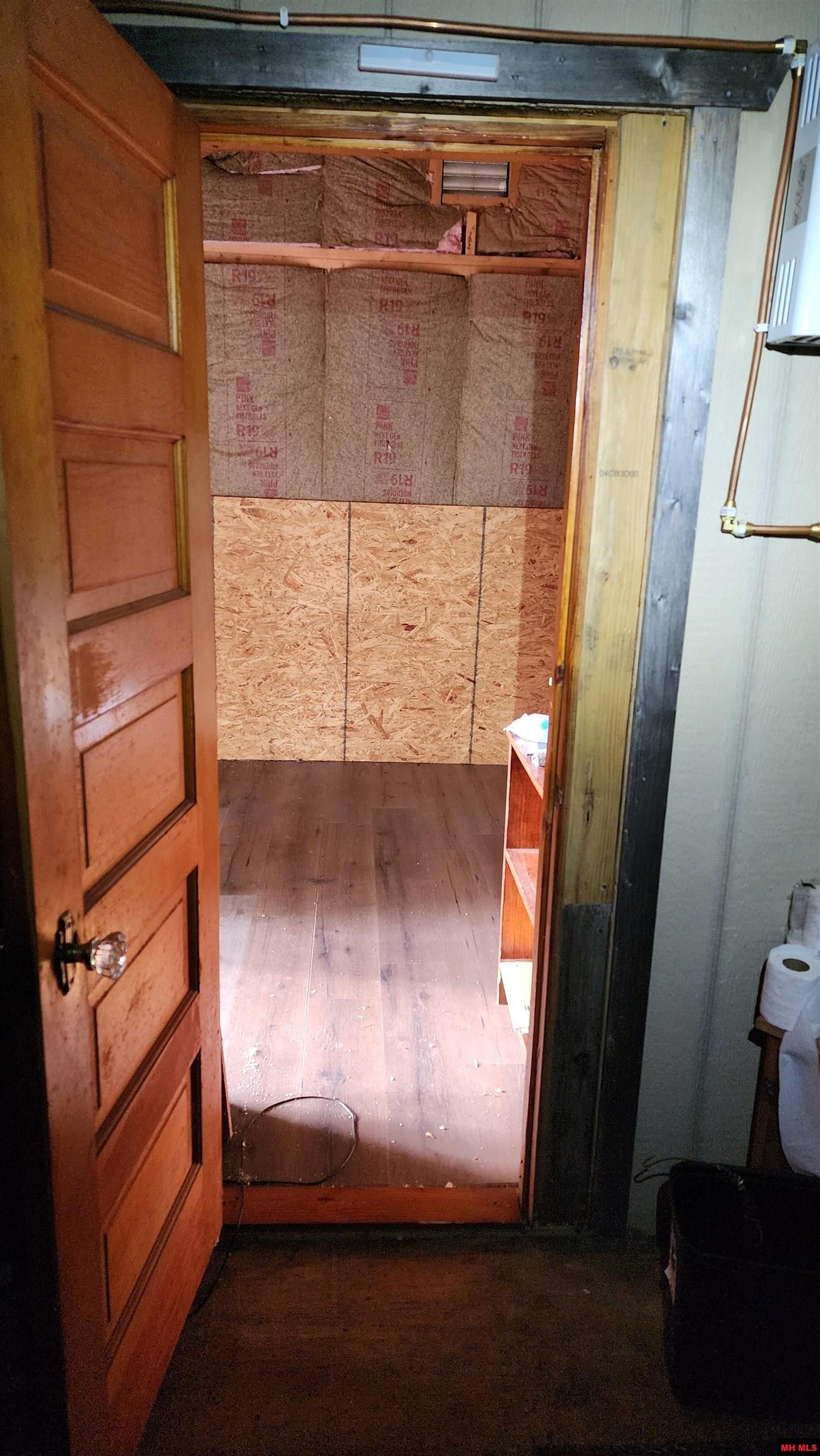 6901 MC 8061 Flippin, AR