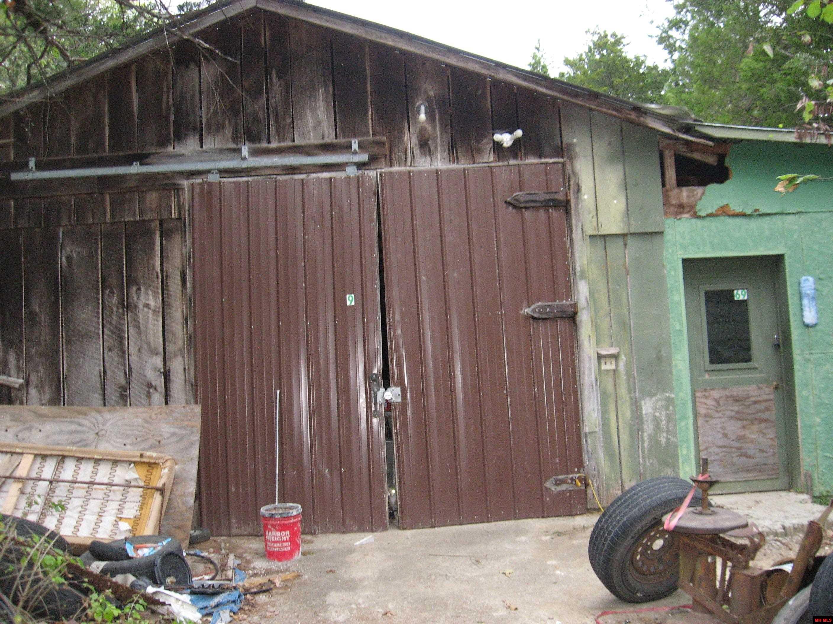 97 MC 7036 Flippin, AR