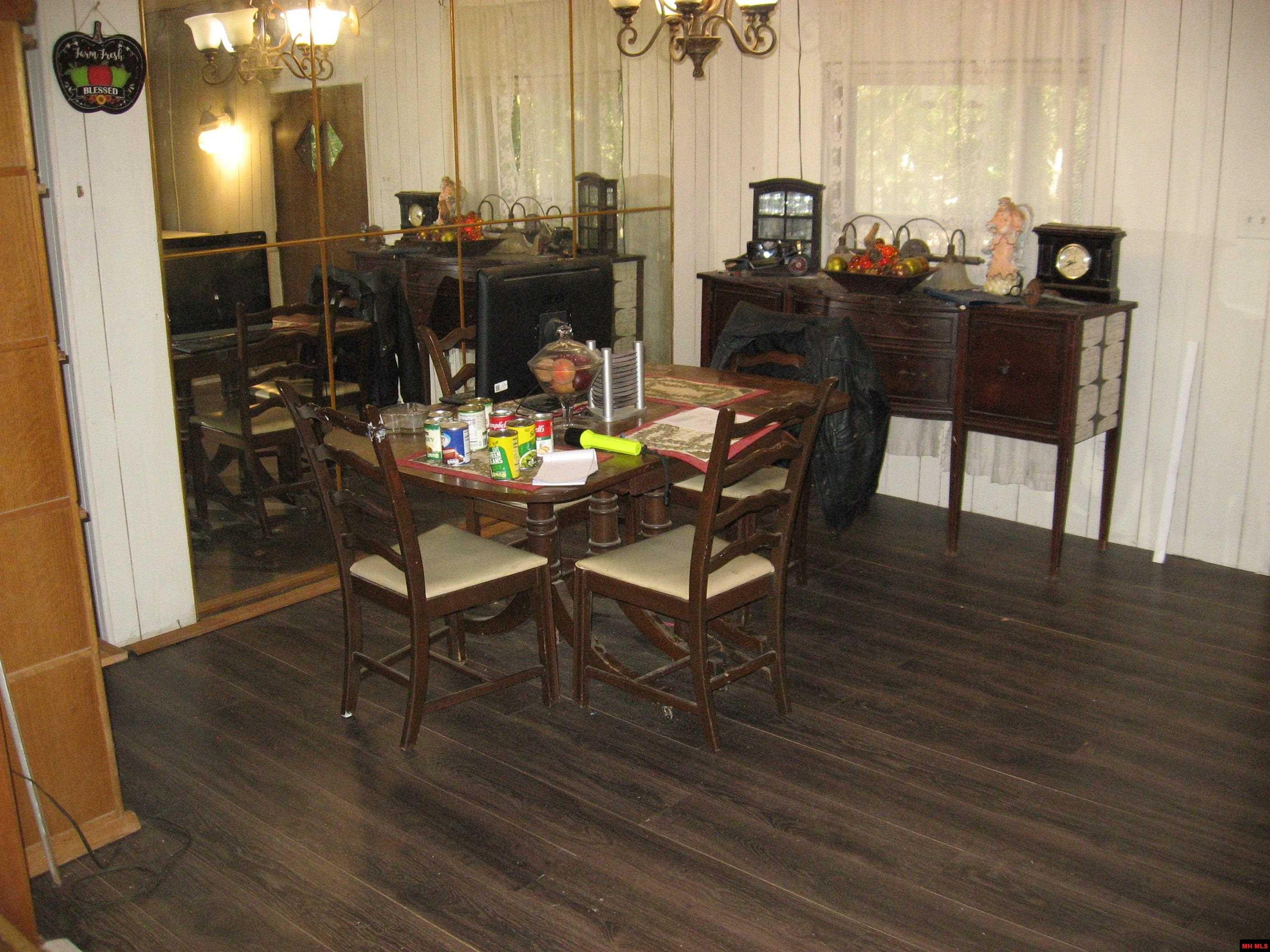 97 MC 7036 Flippin, AR