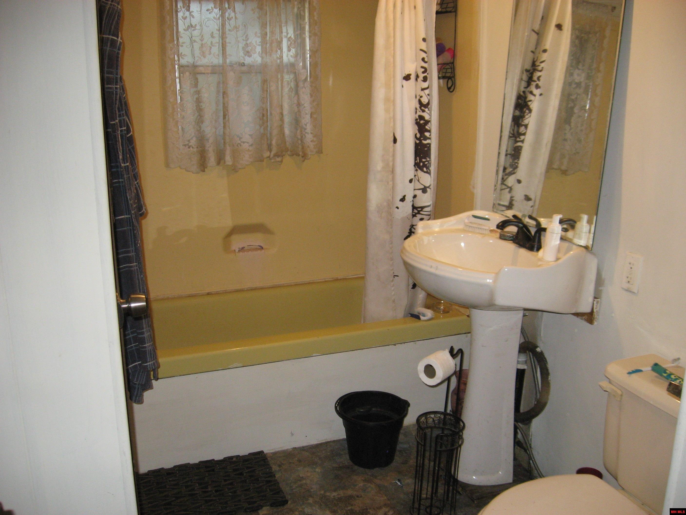 97 MC 7036 Flippin, AR