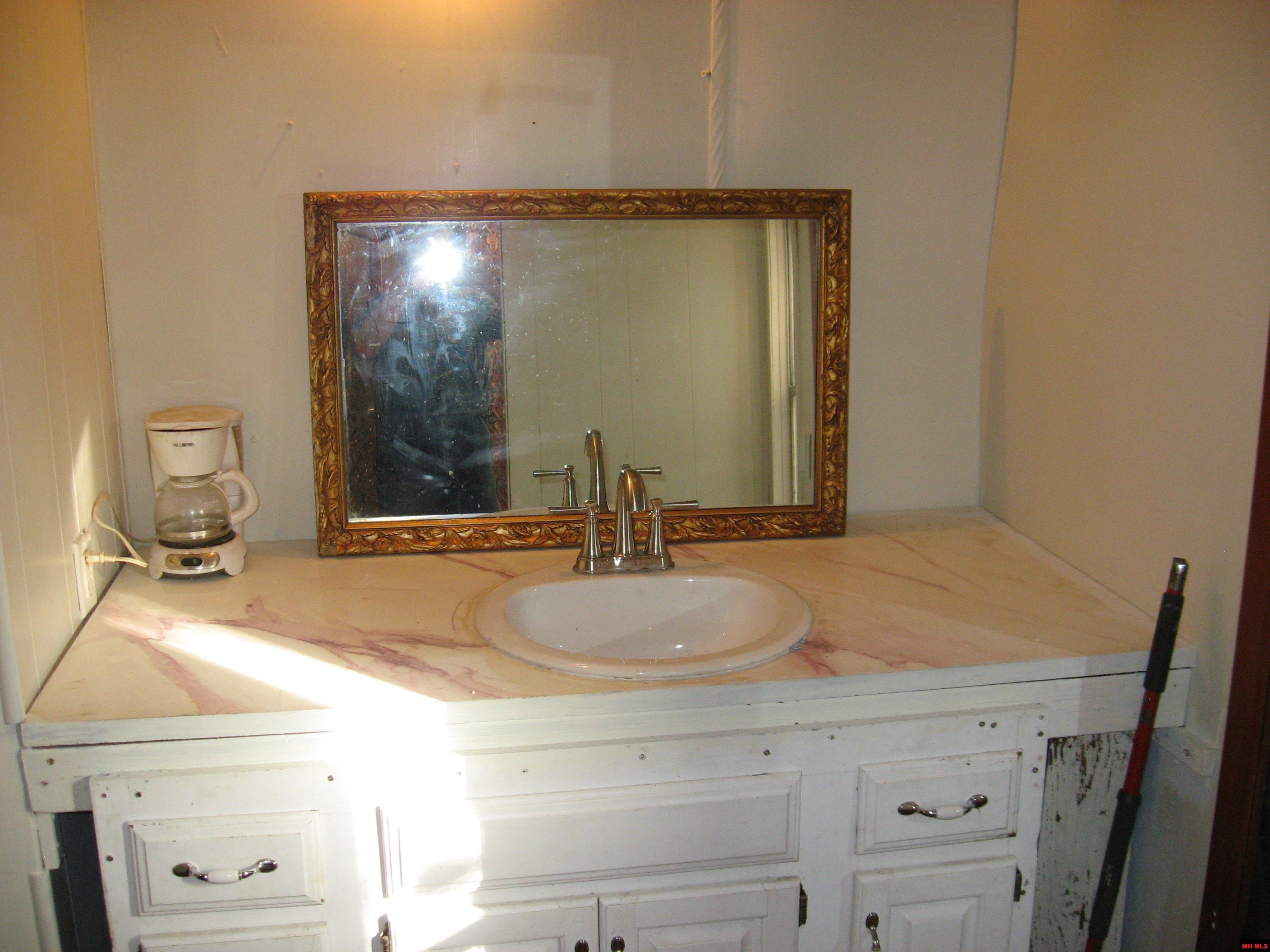 97 MC 7036 Flippin, AR