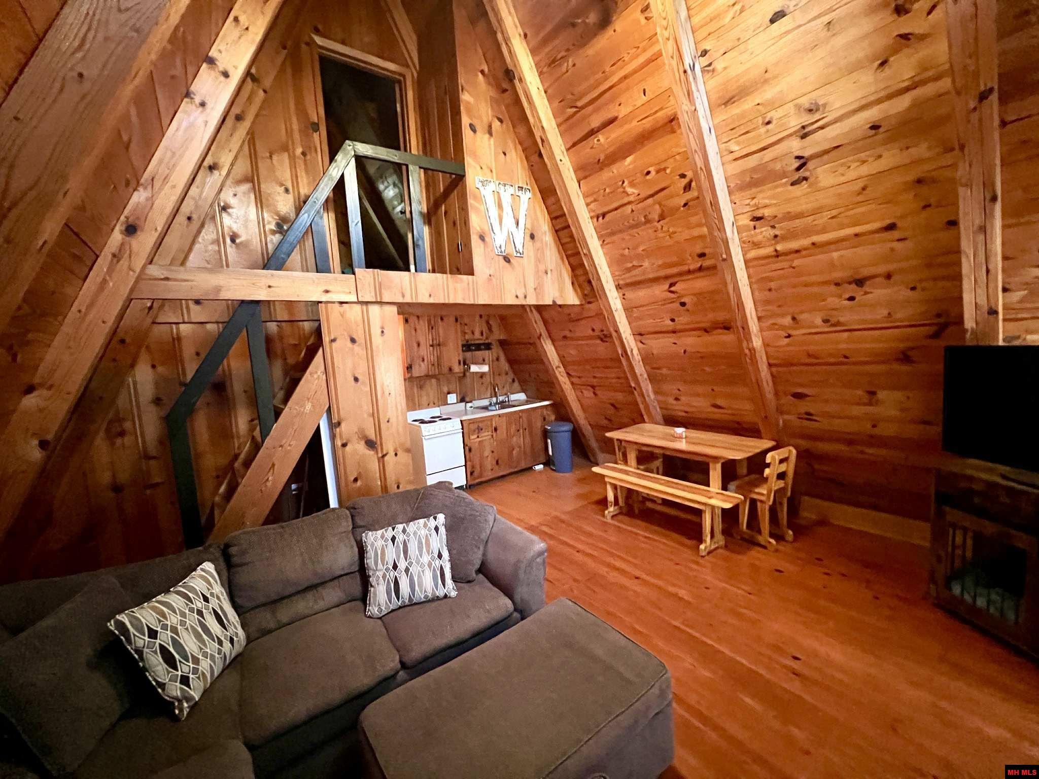 48 SUMAC DRIVE Henderson, AR