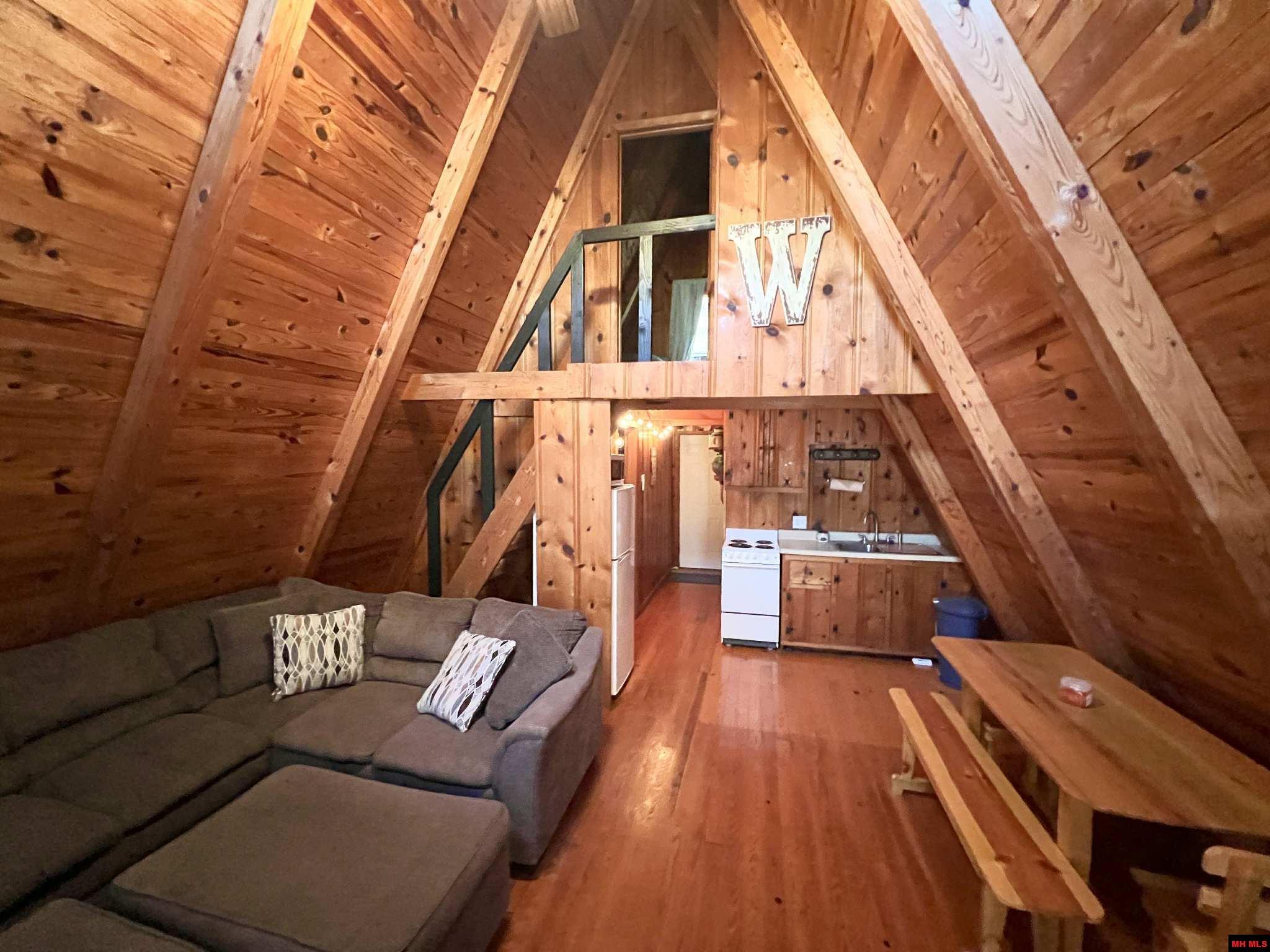 48 SUMAC DRIVE Henderson, AR