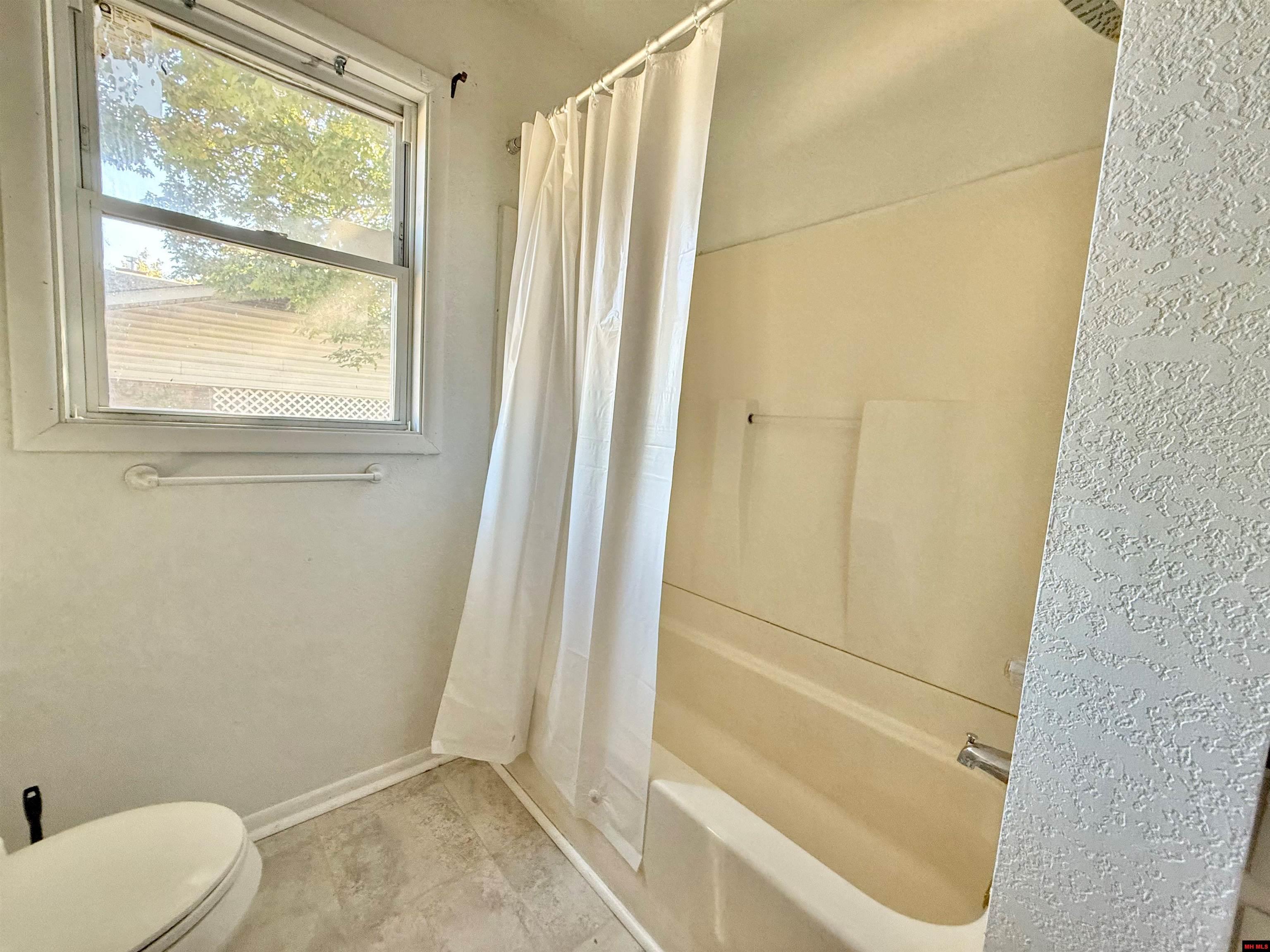 302 E 12TH STREET Mountain Home, AR