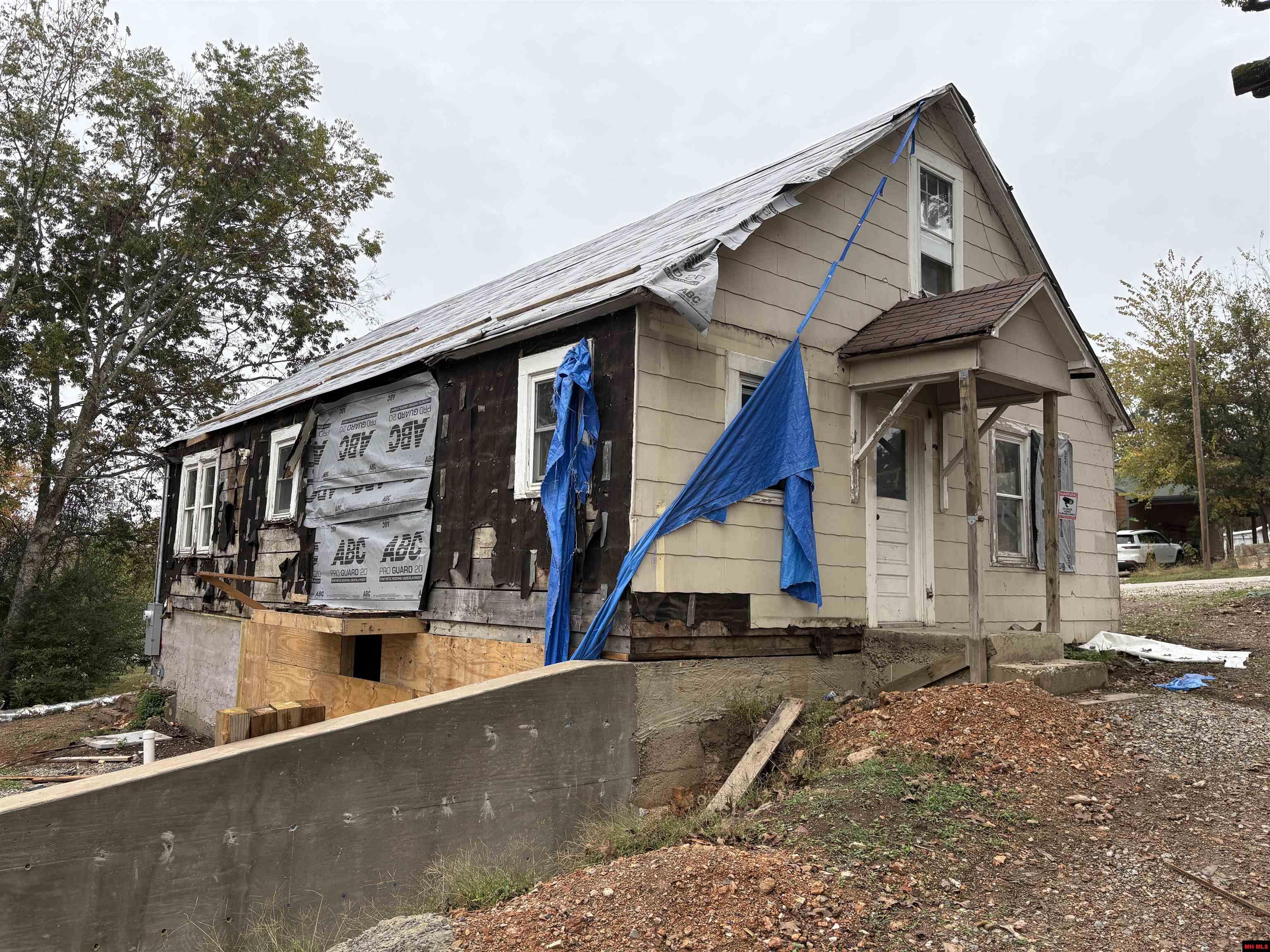 408 DALTON AVENUE Cotter, AR