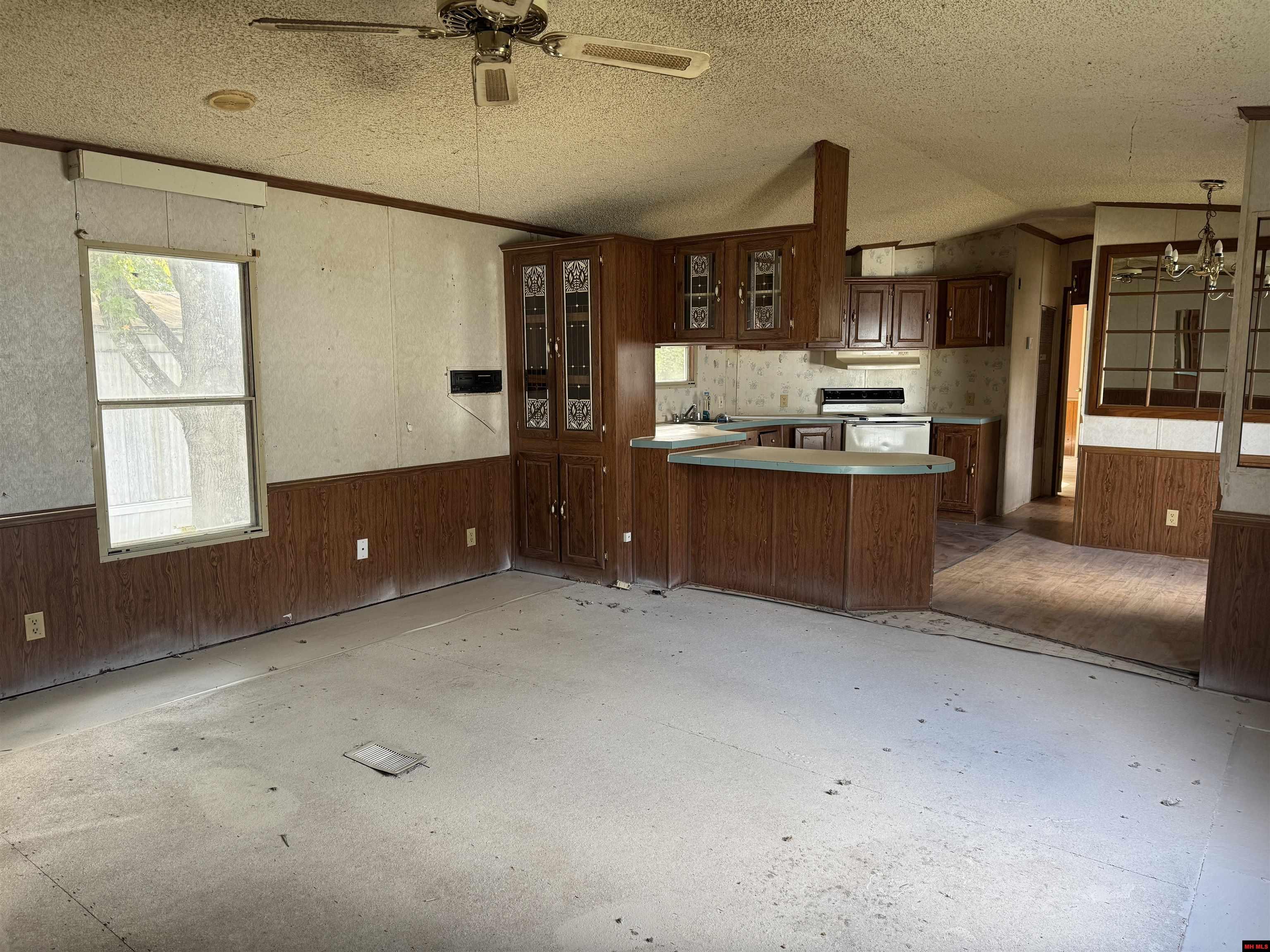 1326 E 9TH STREET Mountain Home, AR
