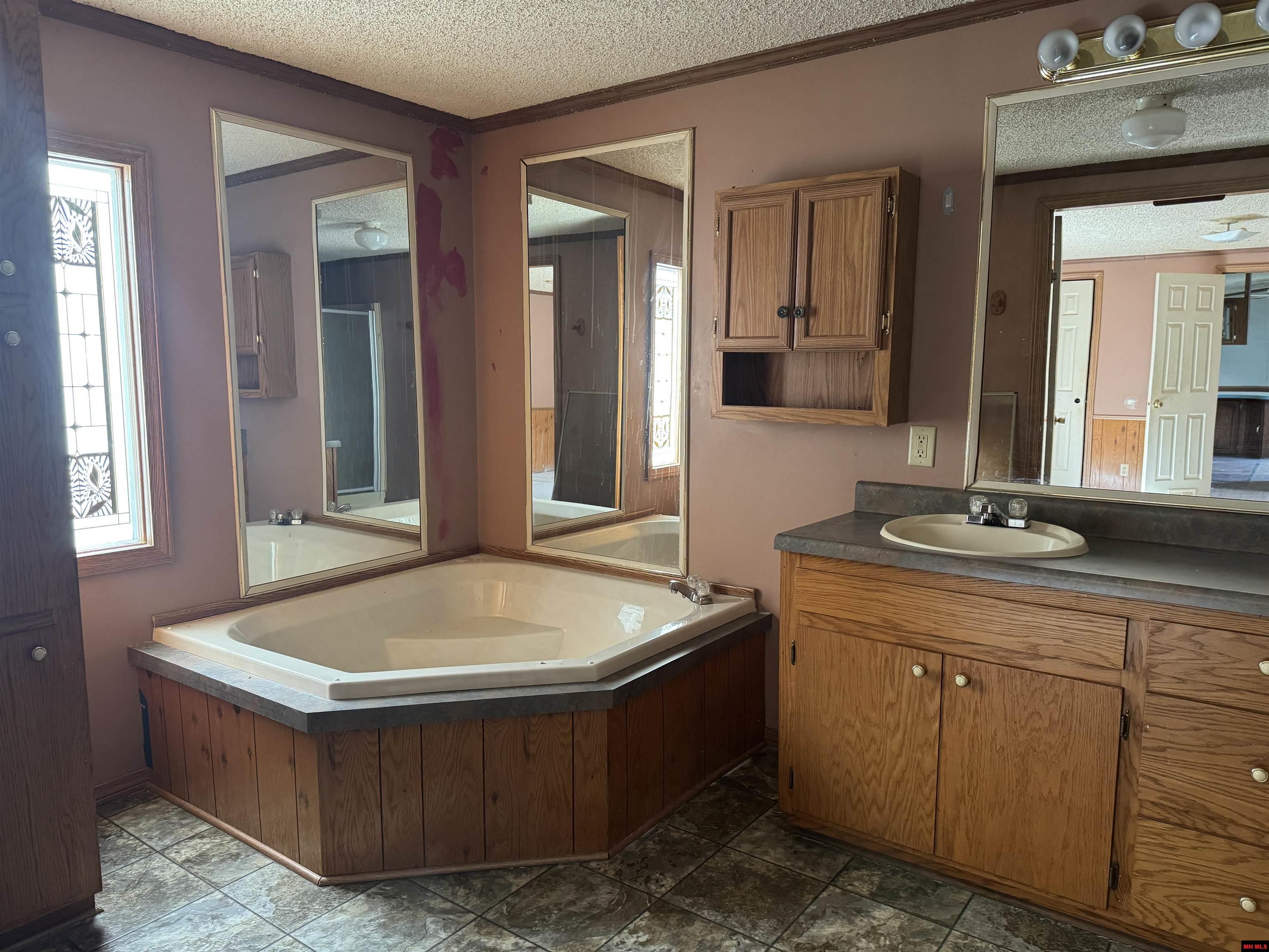 1326 E 9TH STREET Mountain Home, AR