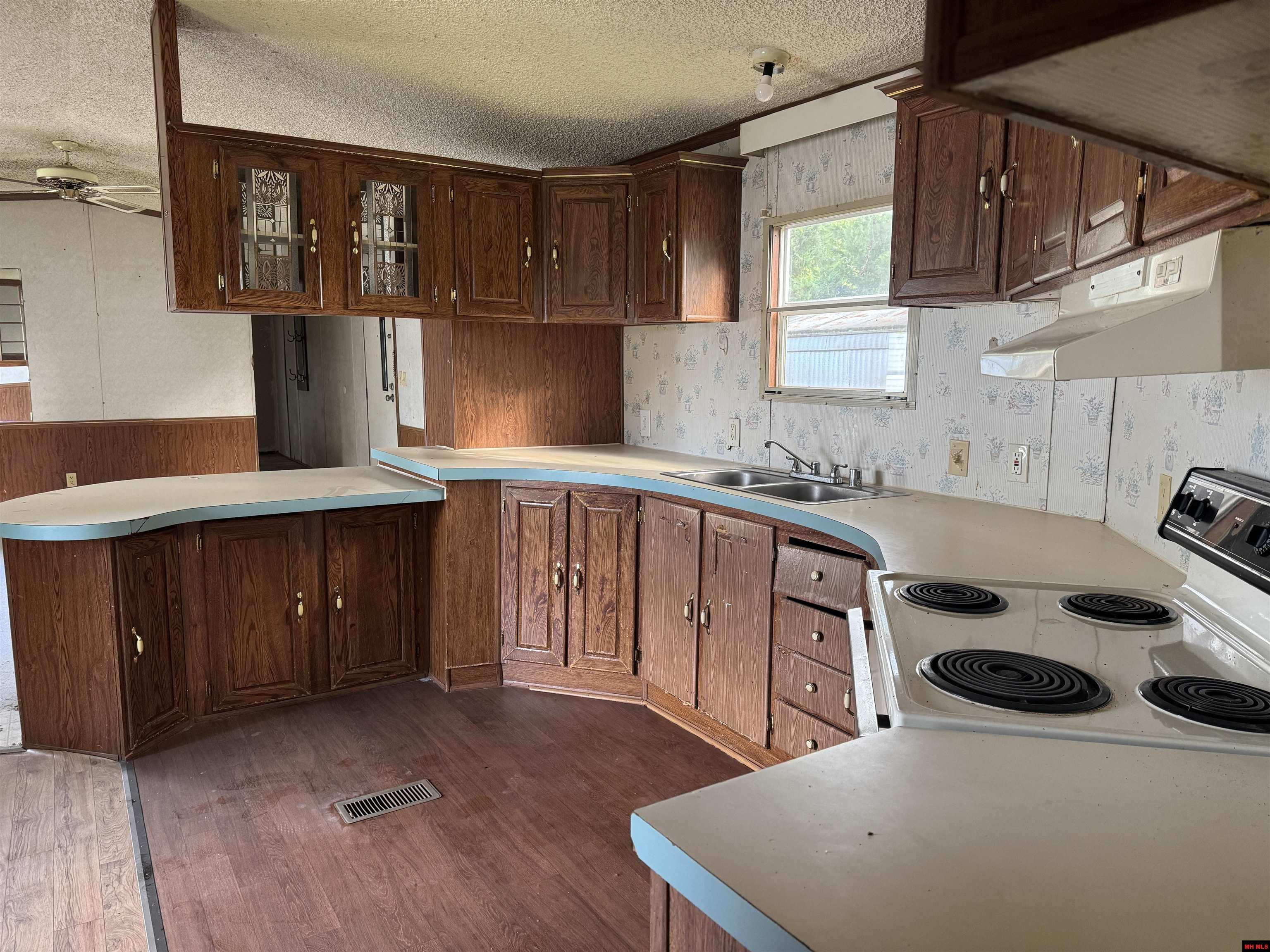 1326 E 9TH STREET Mountain Home, AR