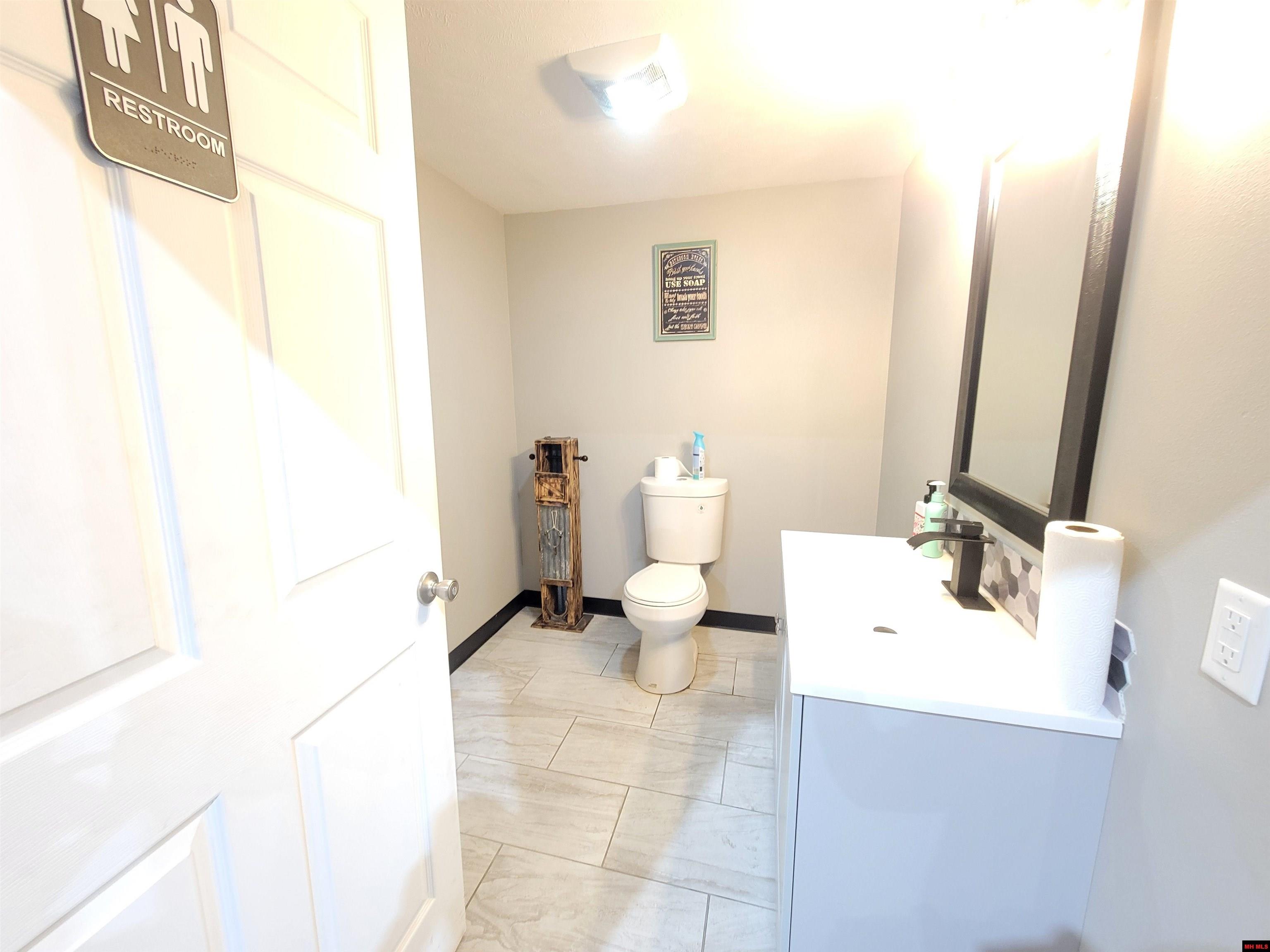 60 ROBERTS DRIVE Mountain Home, AR