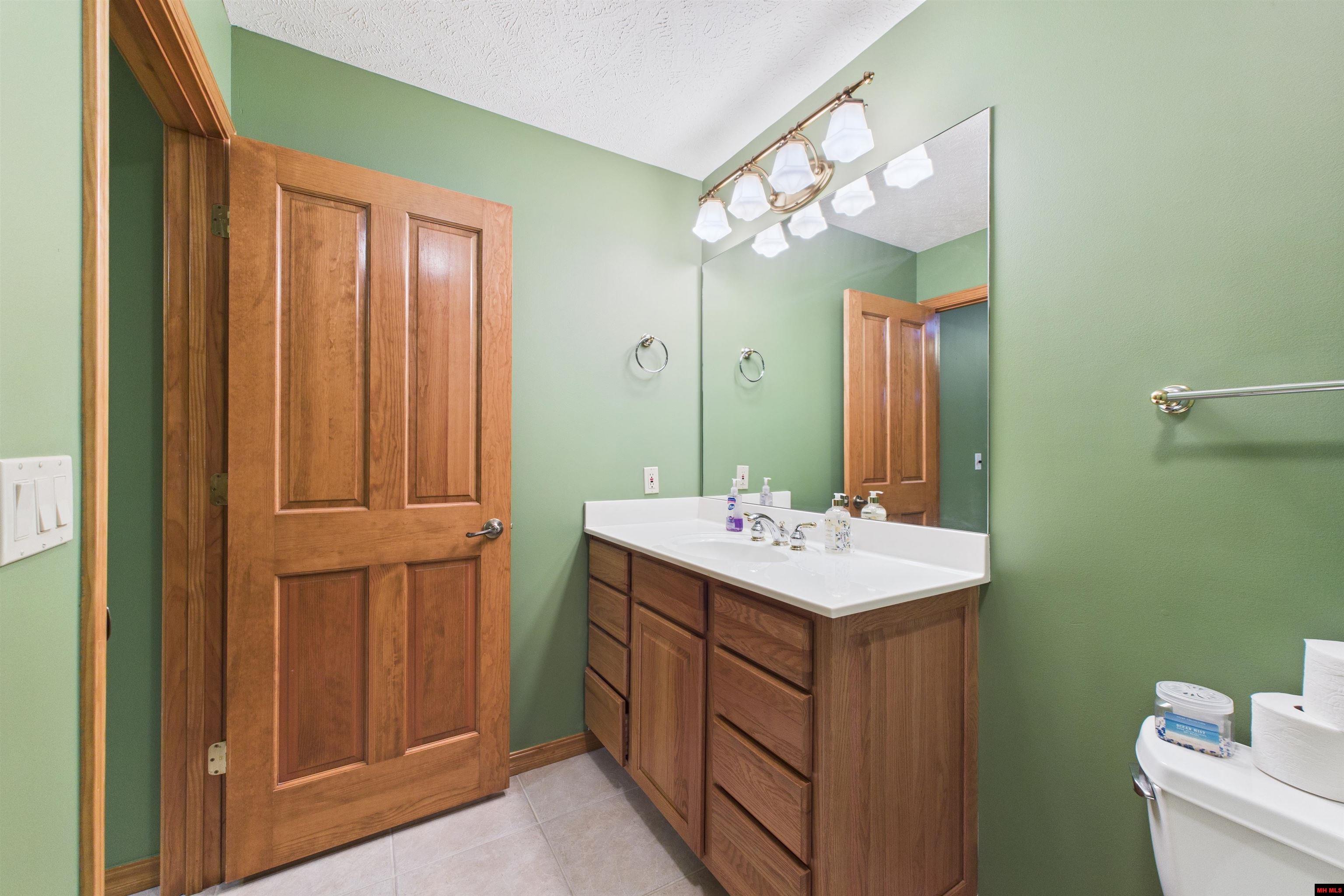 109 EDGEHILL PLACE Bull Shoals, AR