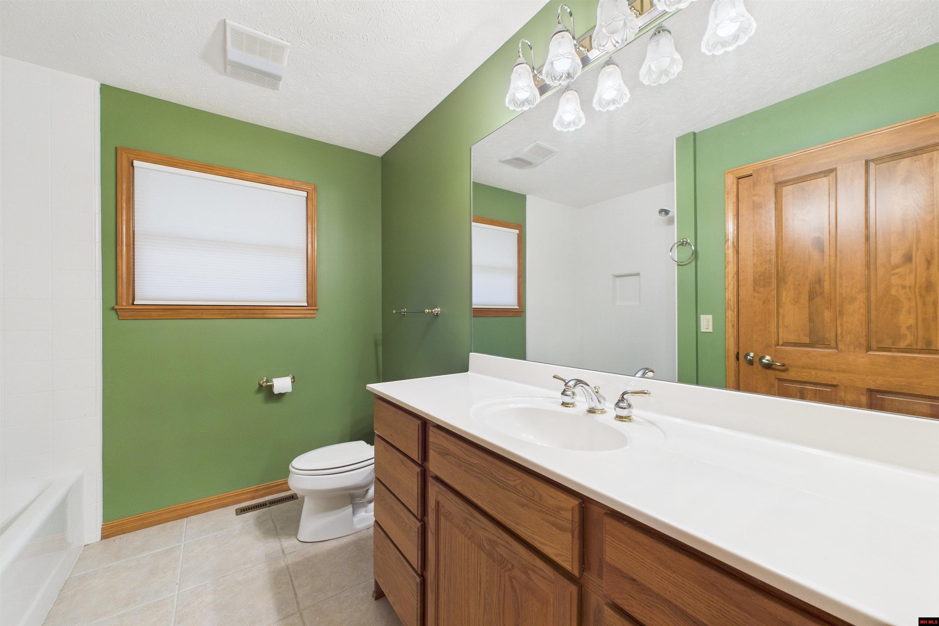 109 EDGEHILL PLACE Bull Shoals, AR