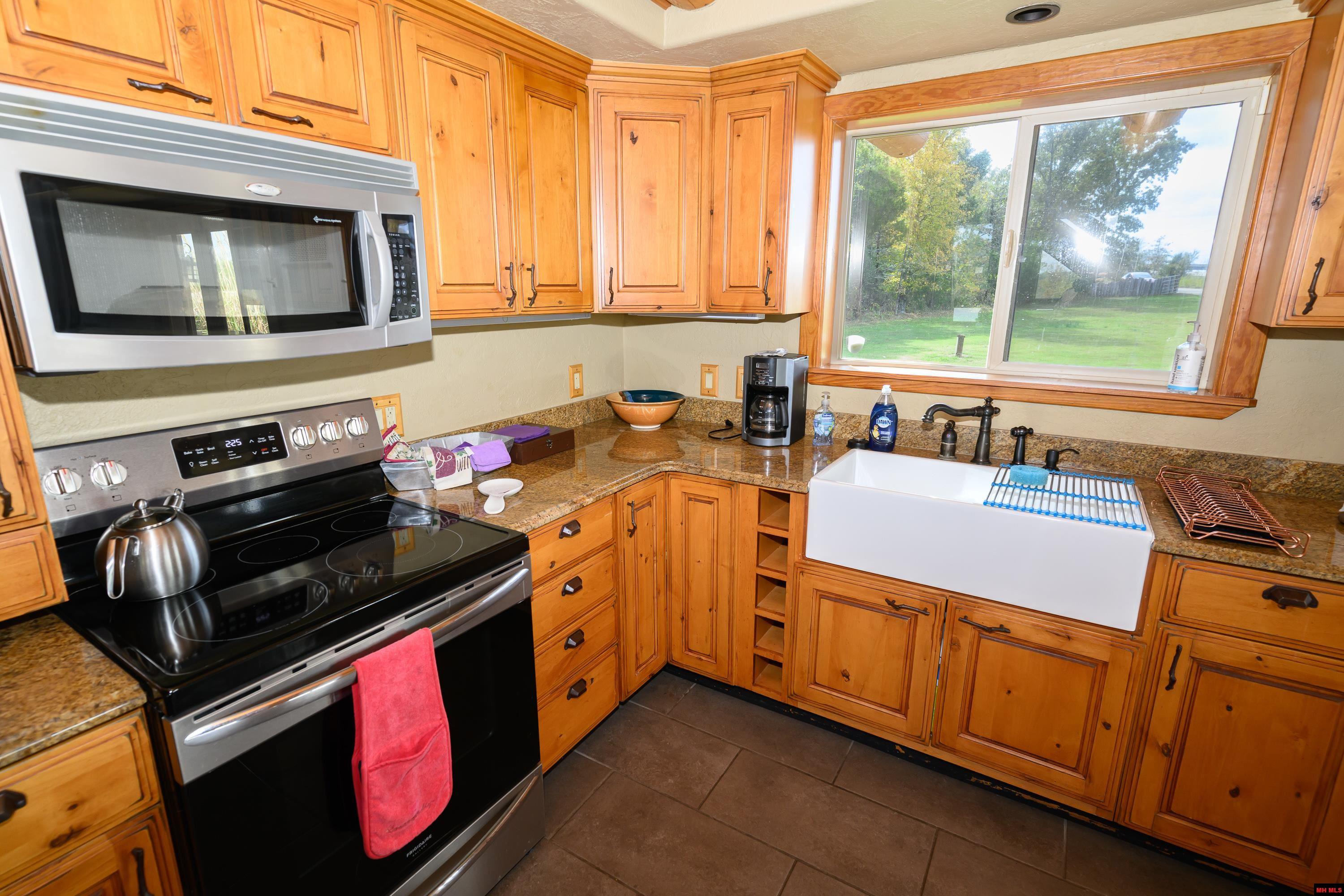 273 GOLDEN STAR LANE Mountain Home, AR