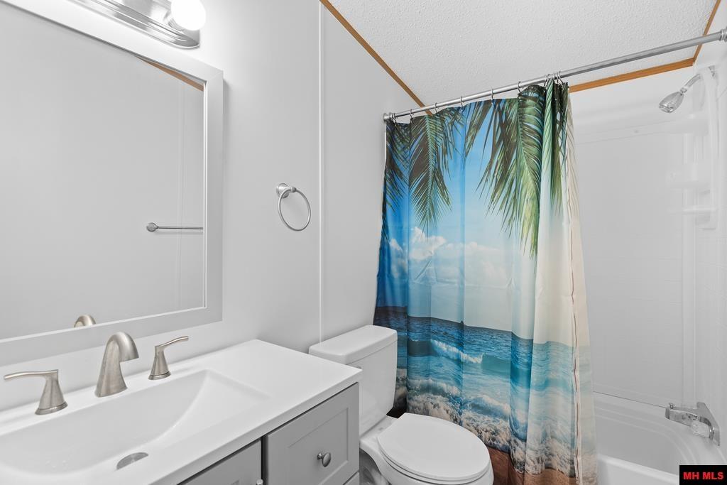 1215 GLENBRIAR COURT Mountain Home, AR