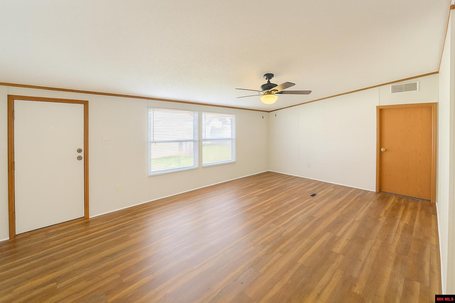 1215 GLENBRIAR COURT Mountain Home, AR