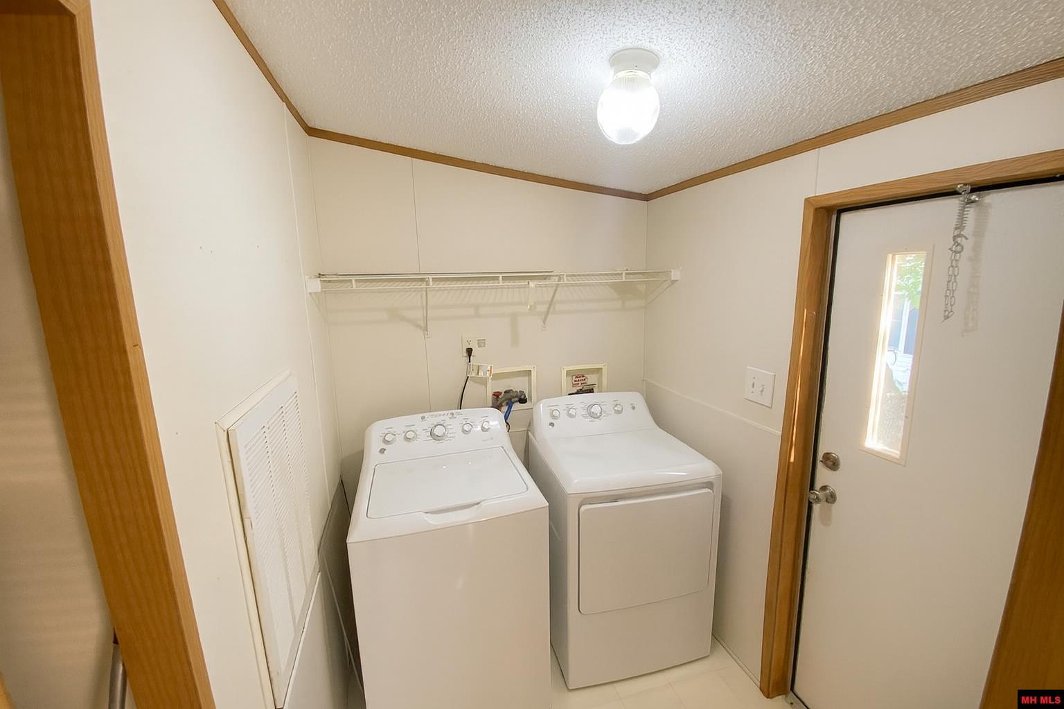 1215 GLENBRIAR COURT Mountain Home, AR