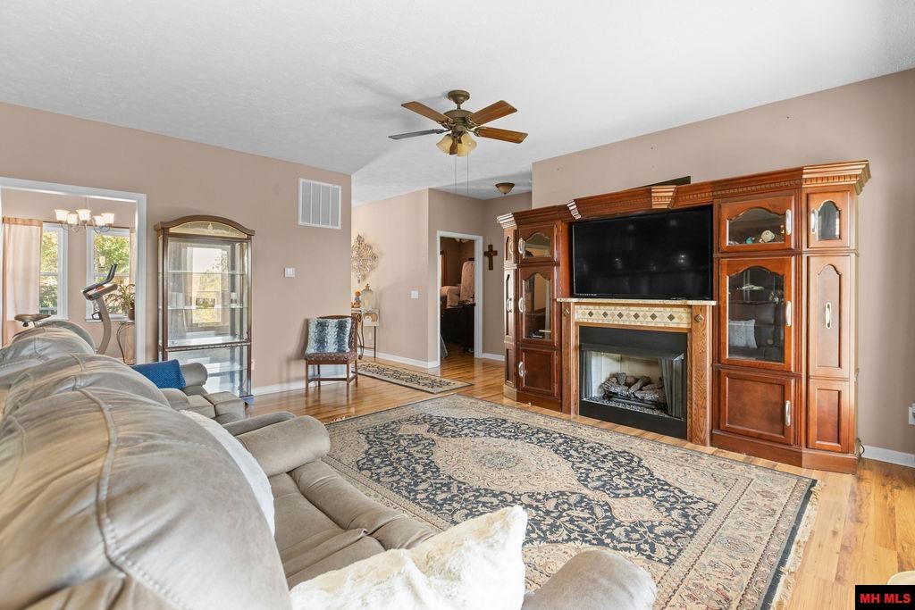 2783 CR 69 Mountain Home, AR