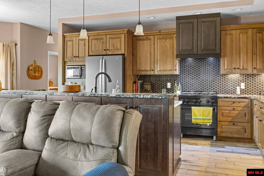 2783 CR 69 Mountain Home, AR