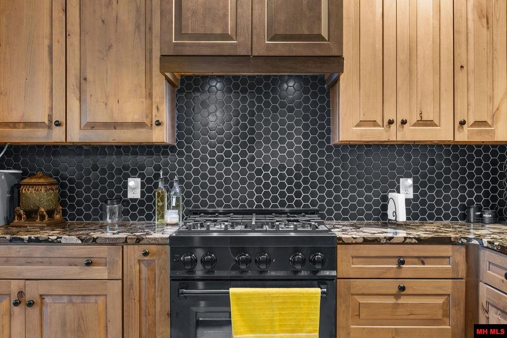 2783 CR 69 Mountain Home, AR