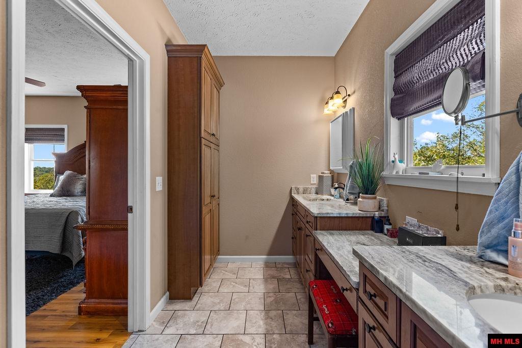 2783 CR 69 Mountain Home, AR