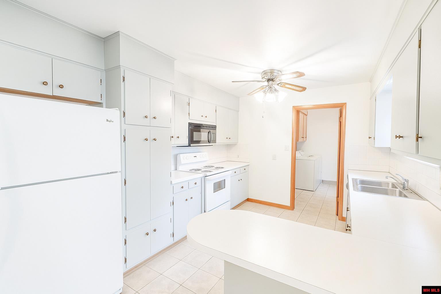 608 Broadmoor Circle