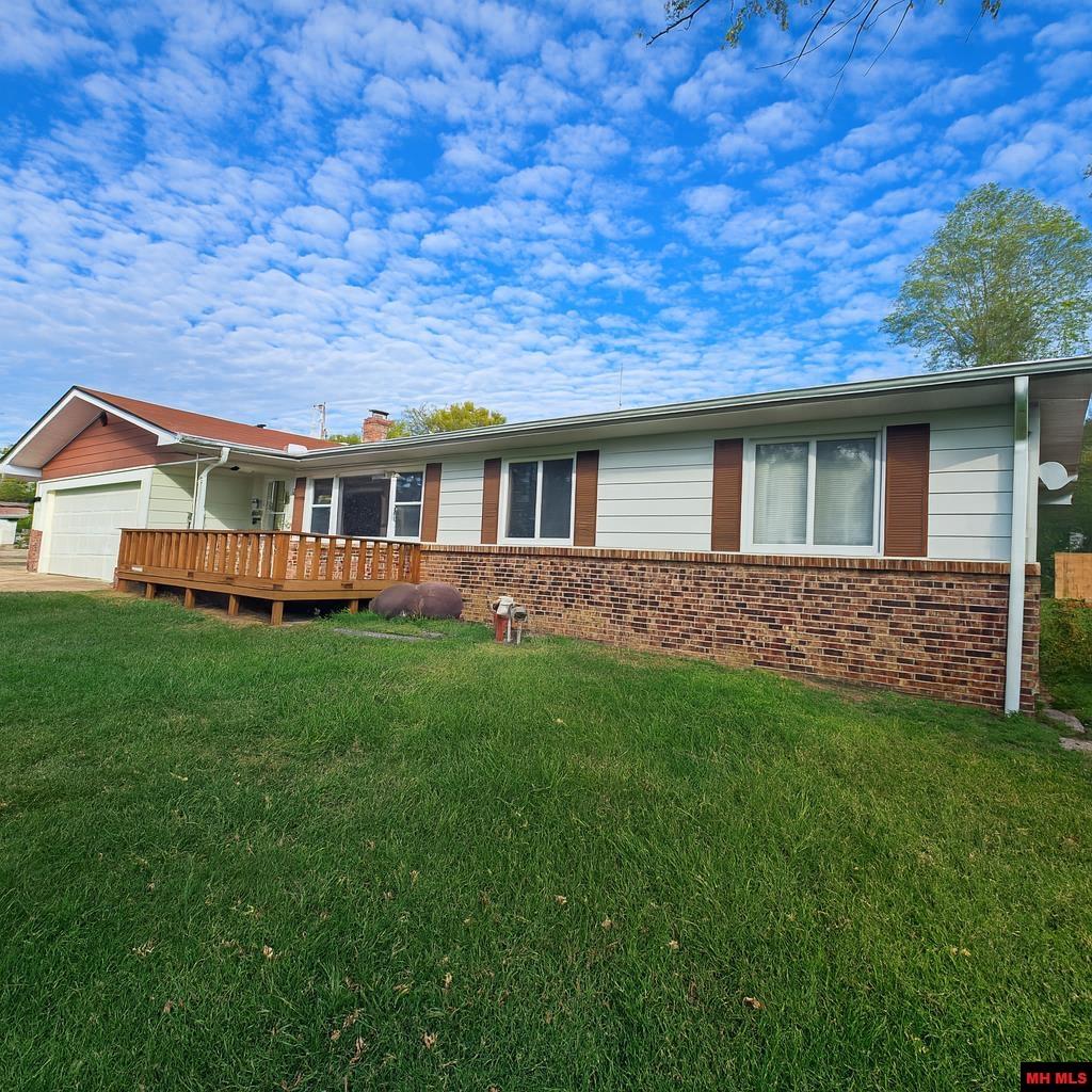 608 Broadmoor Circle