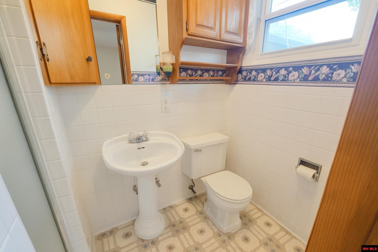 608 Broadmoor Circle