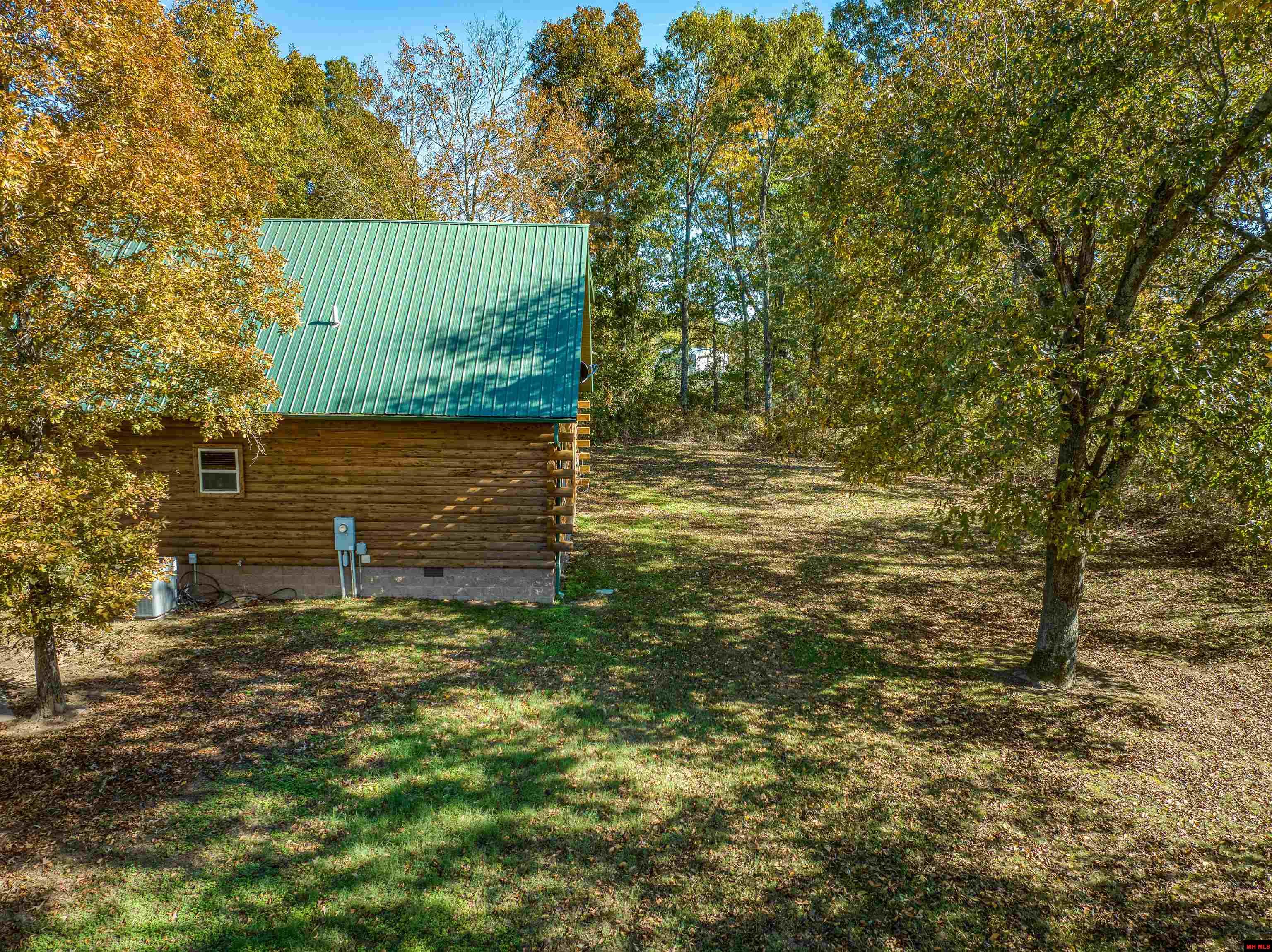 232 CROWN COURT Norfork, AR