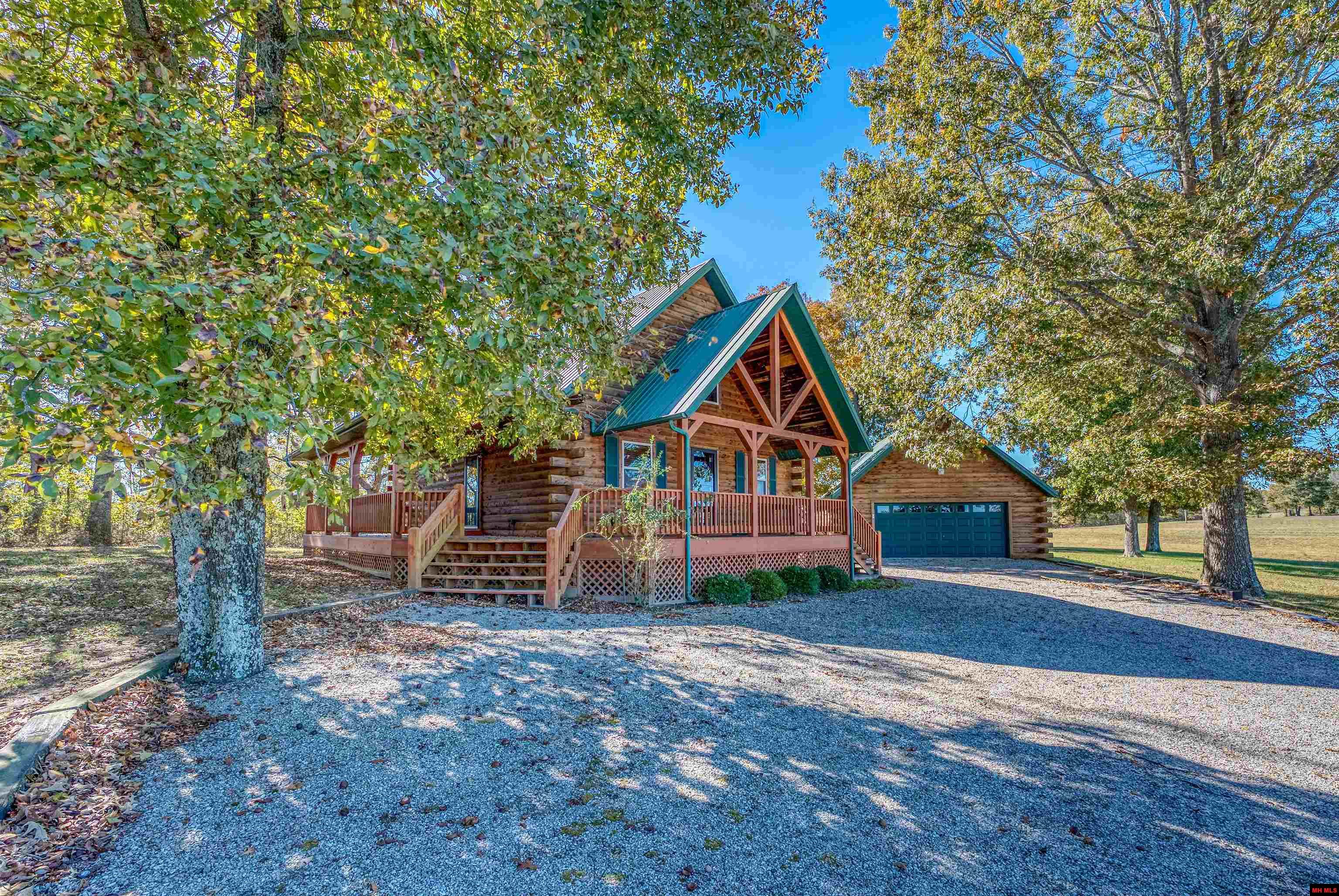 232 CROWN COURT Norfork, AR