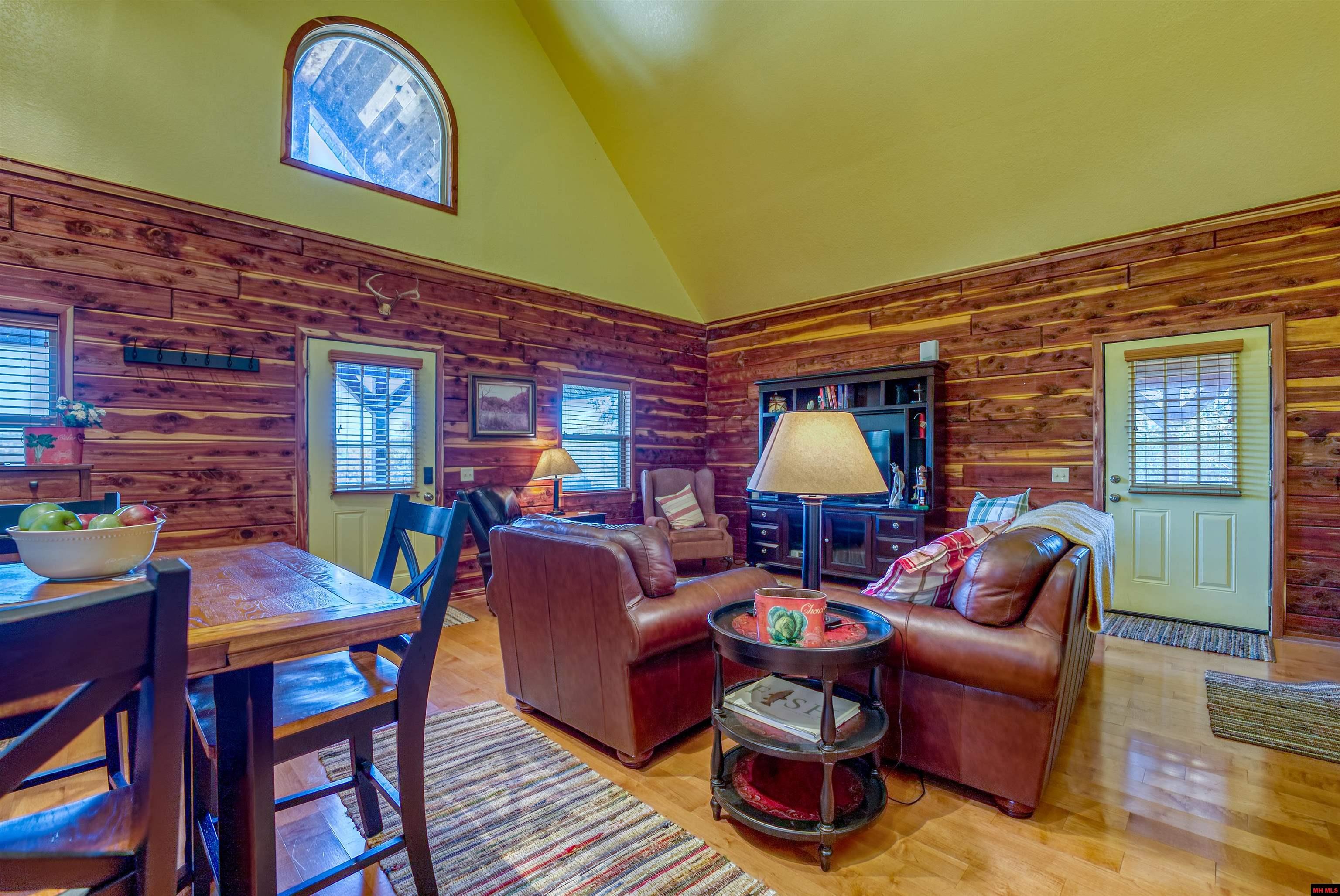 232 CROWN COURT Norfork, AR