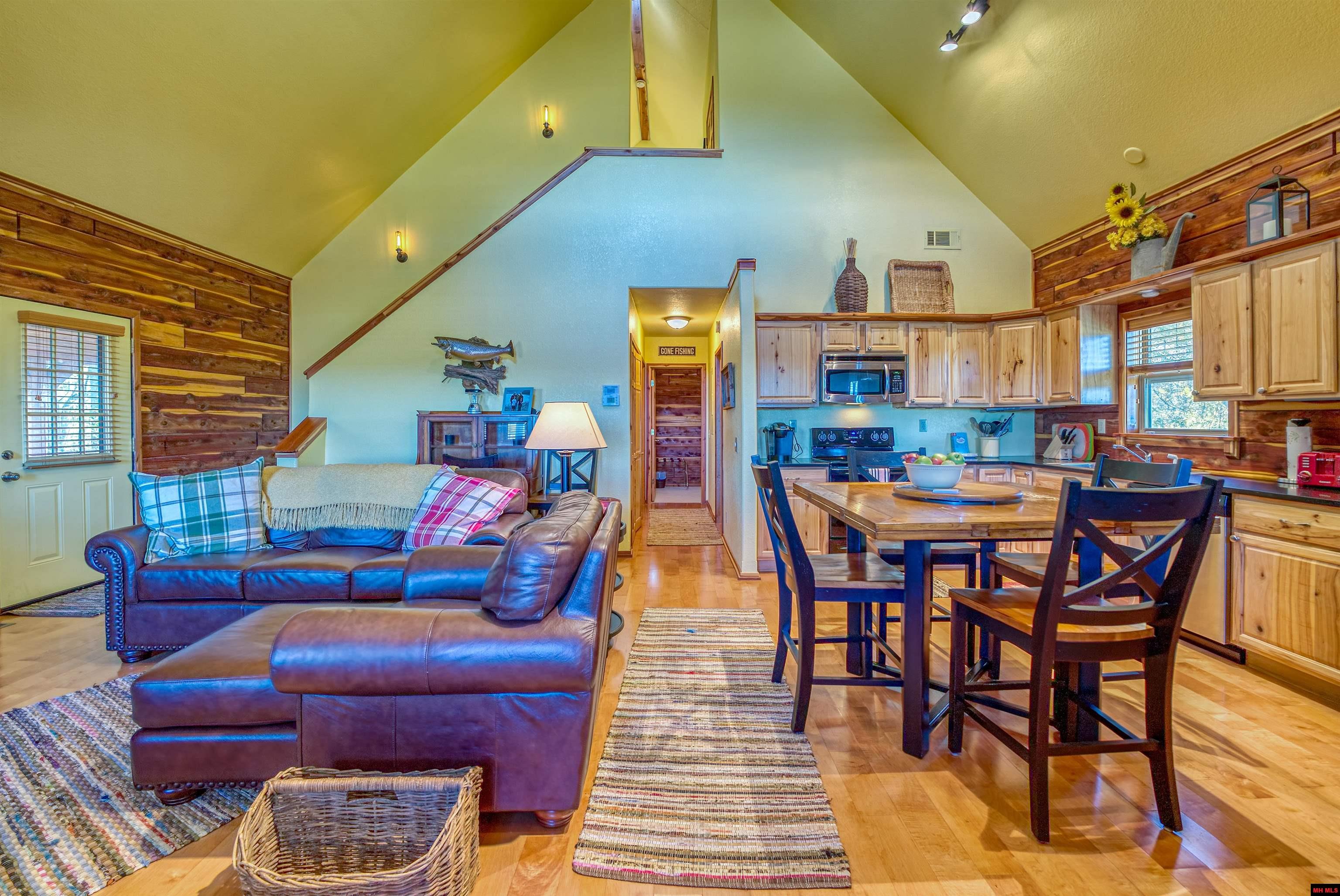 232 CROWN COURT Norfork, AR